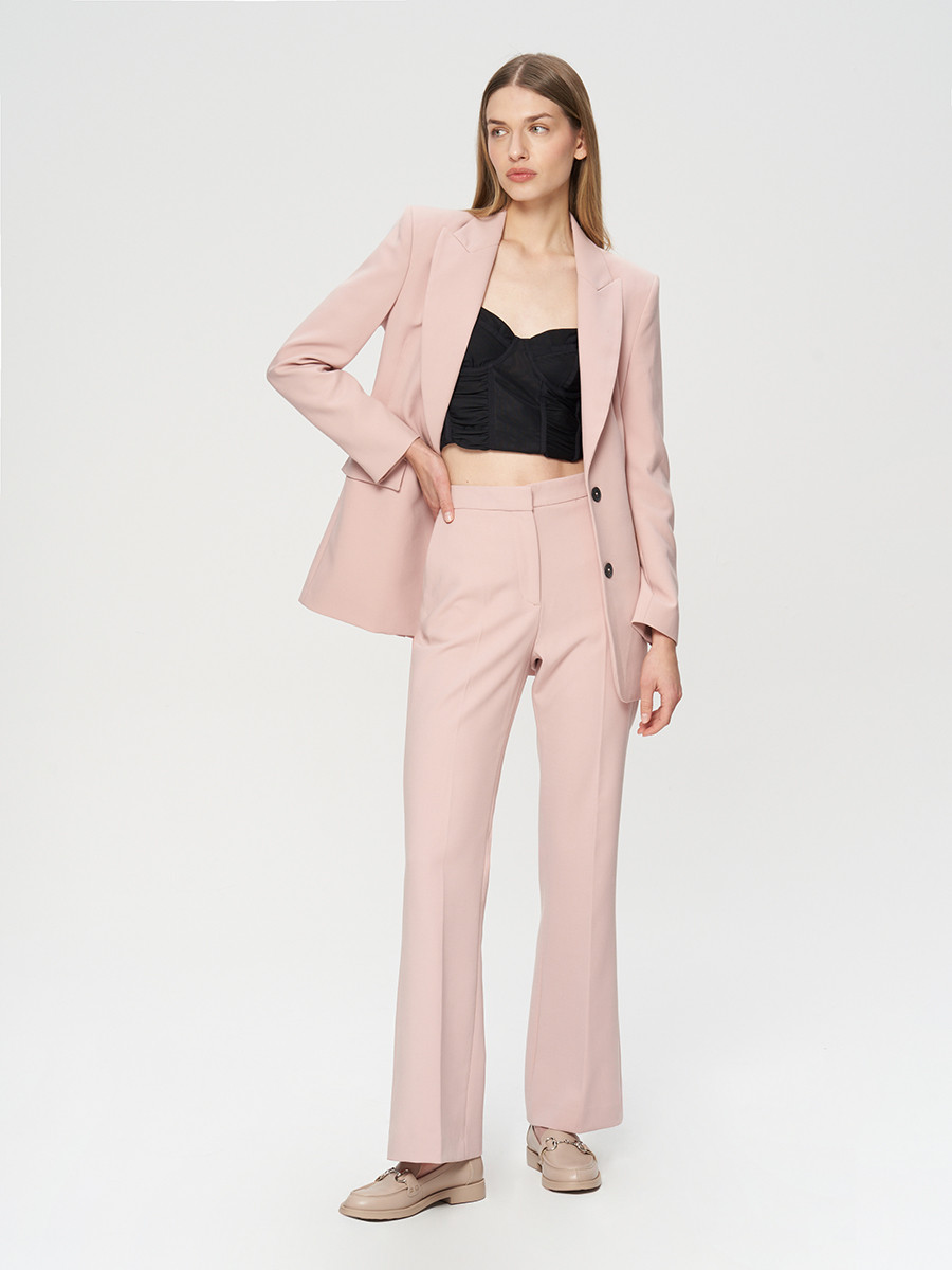 Beowy mokasyn ze srebrn ozdob