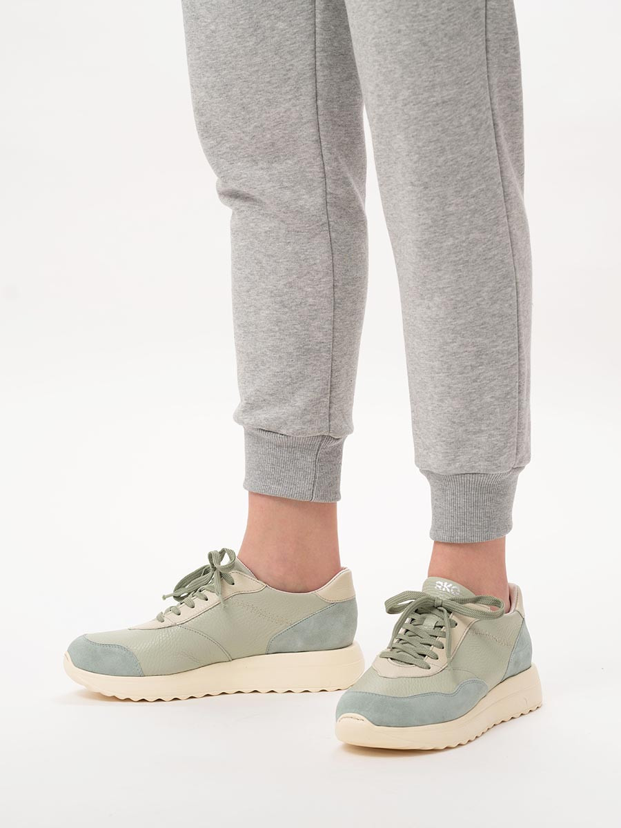 Kremowo-mitowe póbuty sportowe