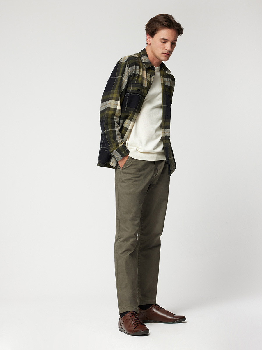 Ciemnobrzowe póbuty mskie