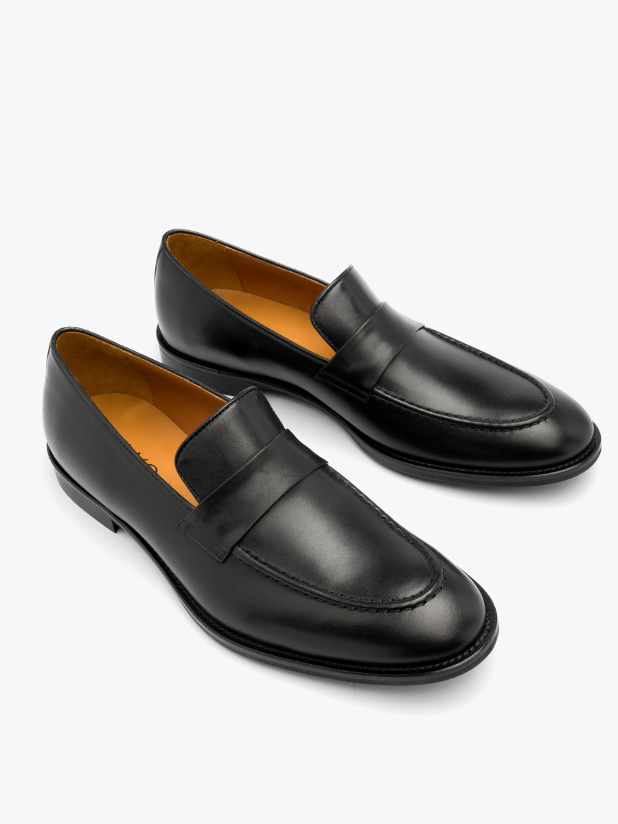 Czarne, eleganckie mokasyny