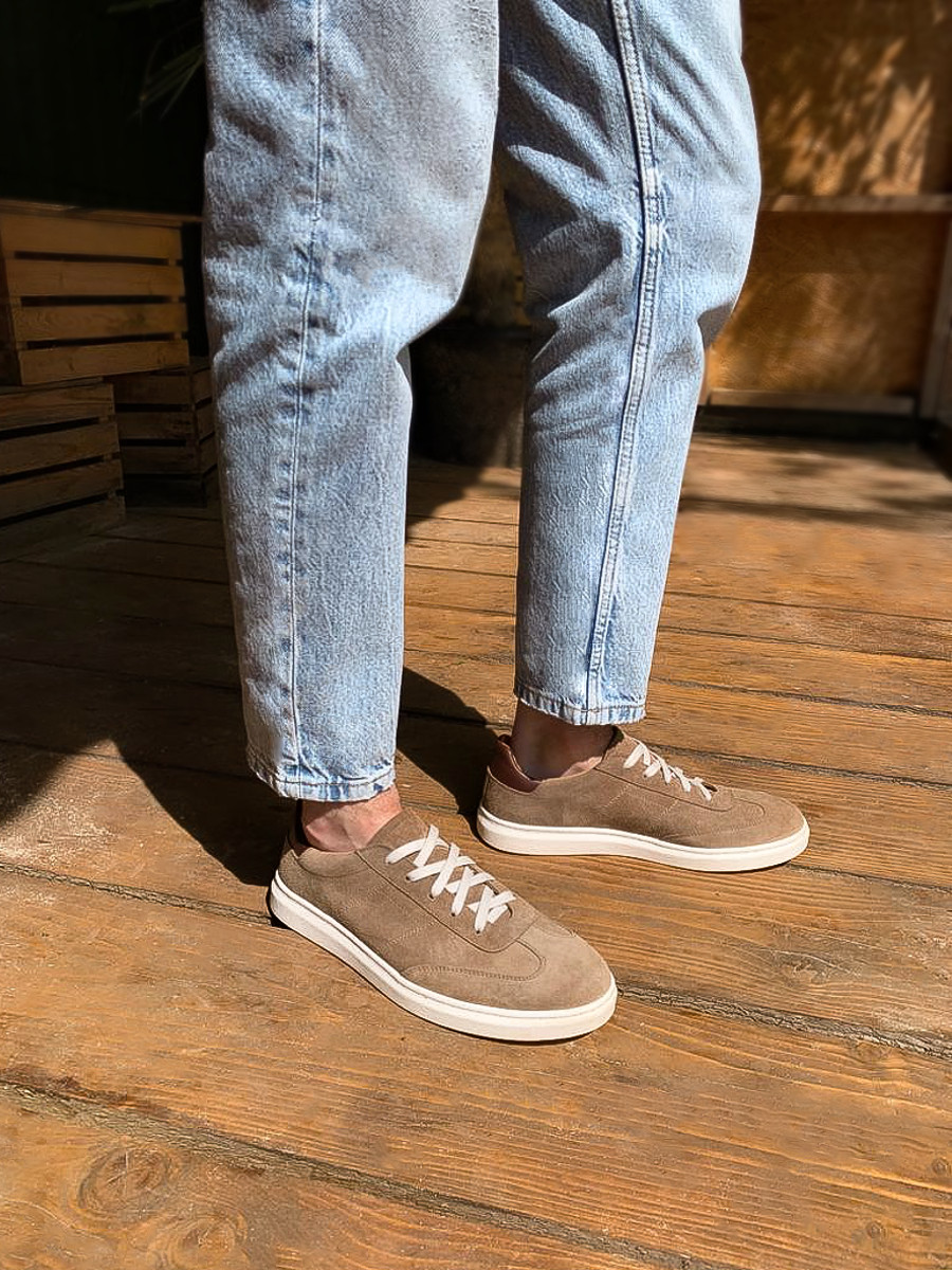 Brzowe póbuty mskie