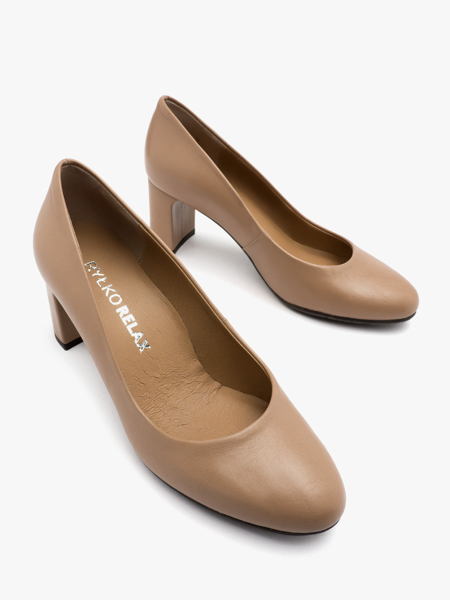 Beowe czóenka na supku