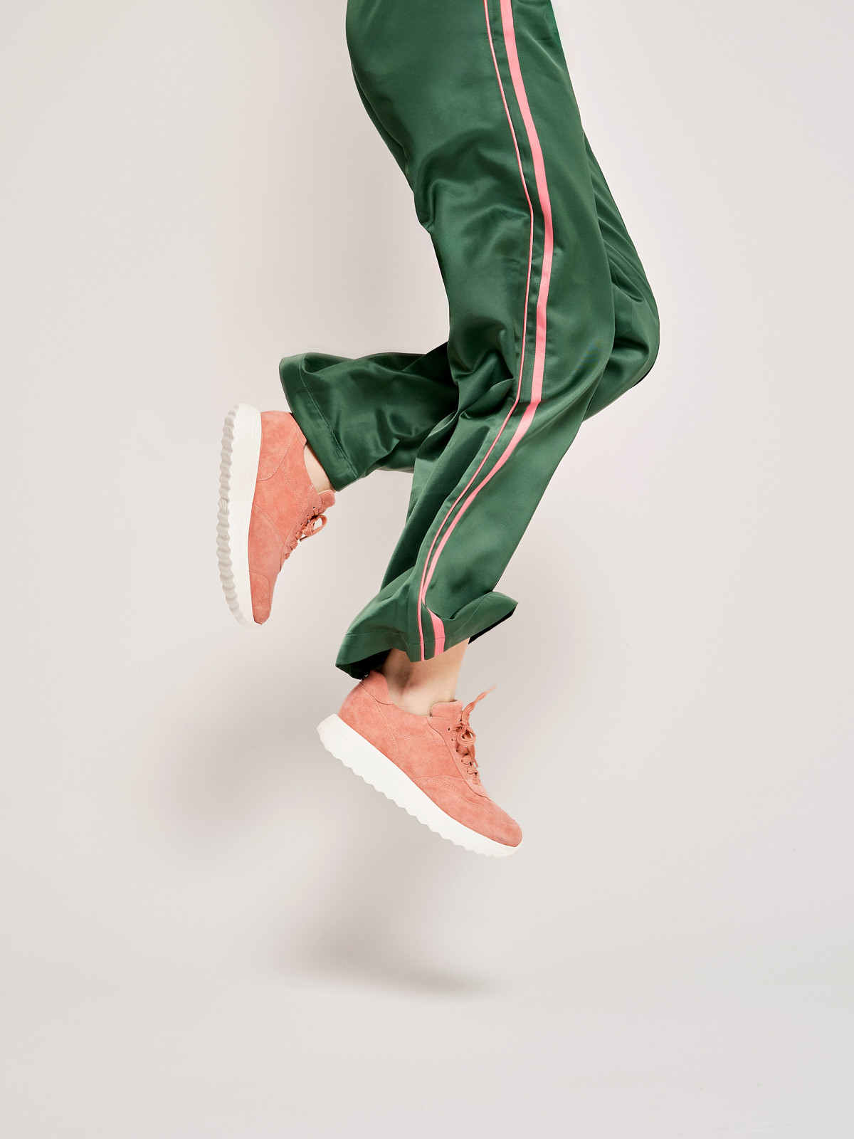 Róowe sportowe póbuty