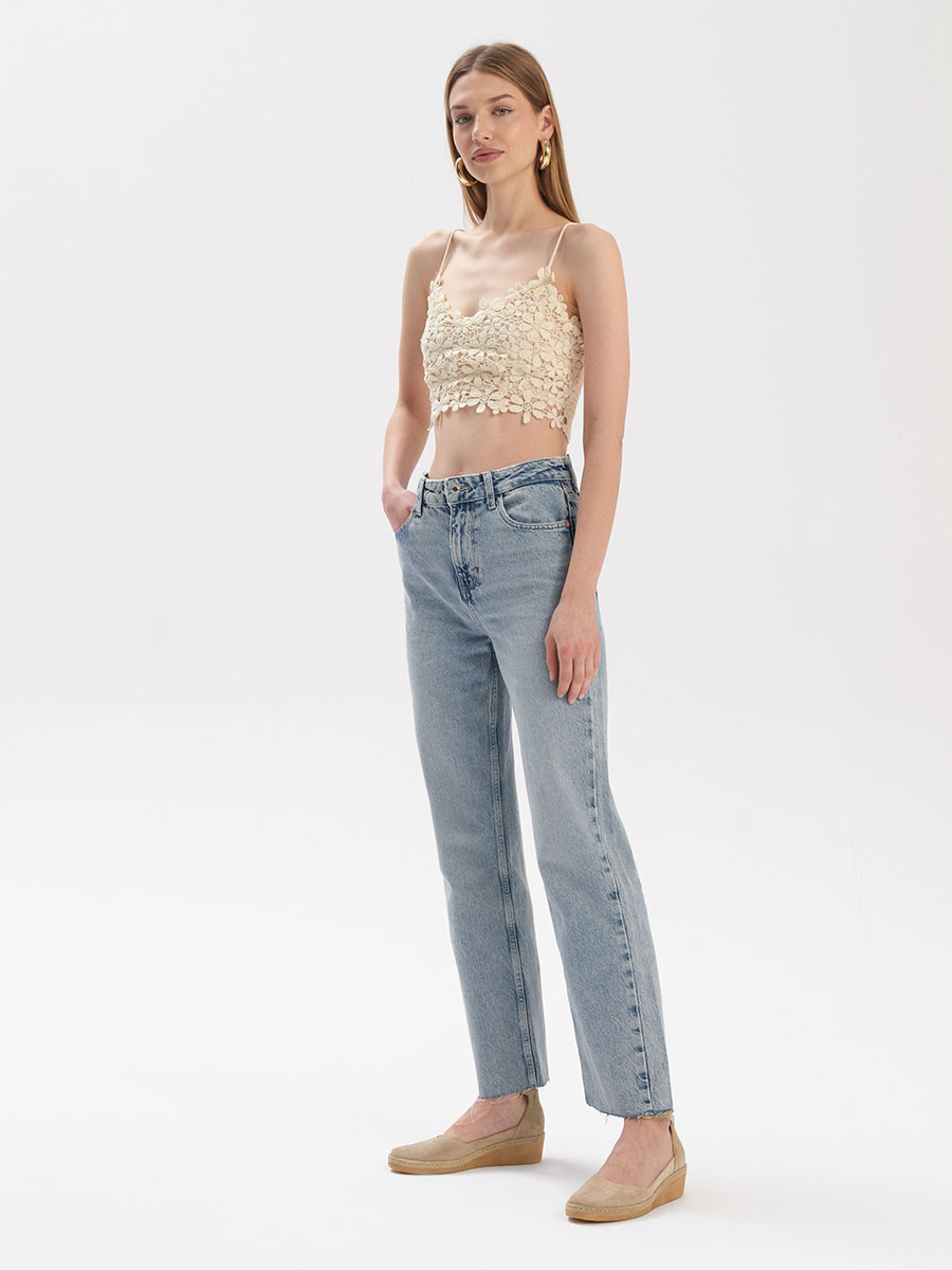 Piaskowe czóenka na platformie z paskiem wokó kostki