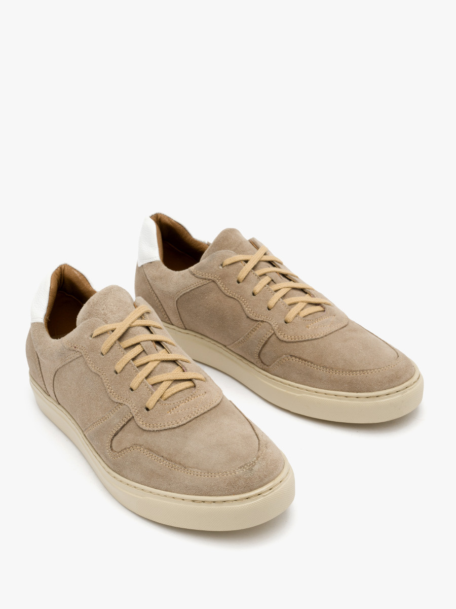 Beowe póbuty sportowe z bia wstawk na picie