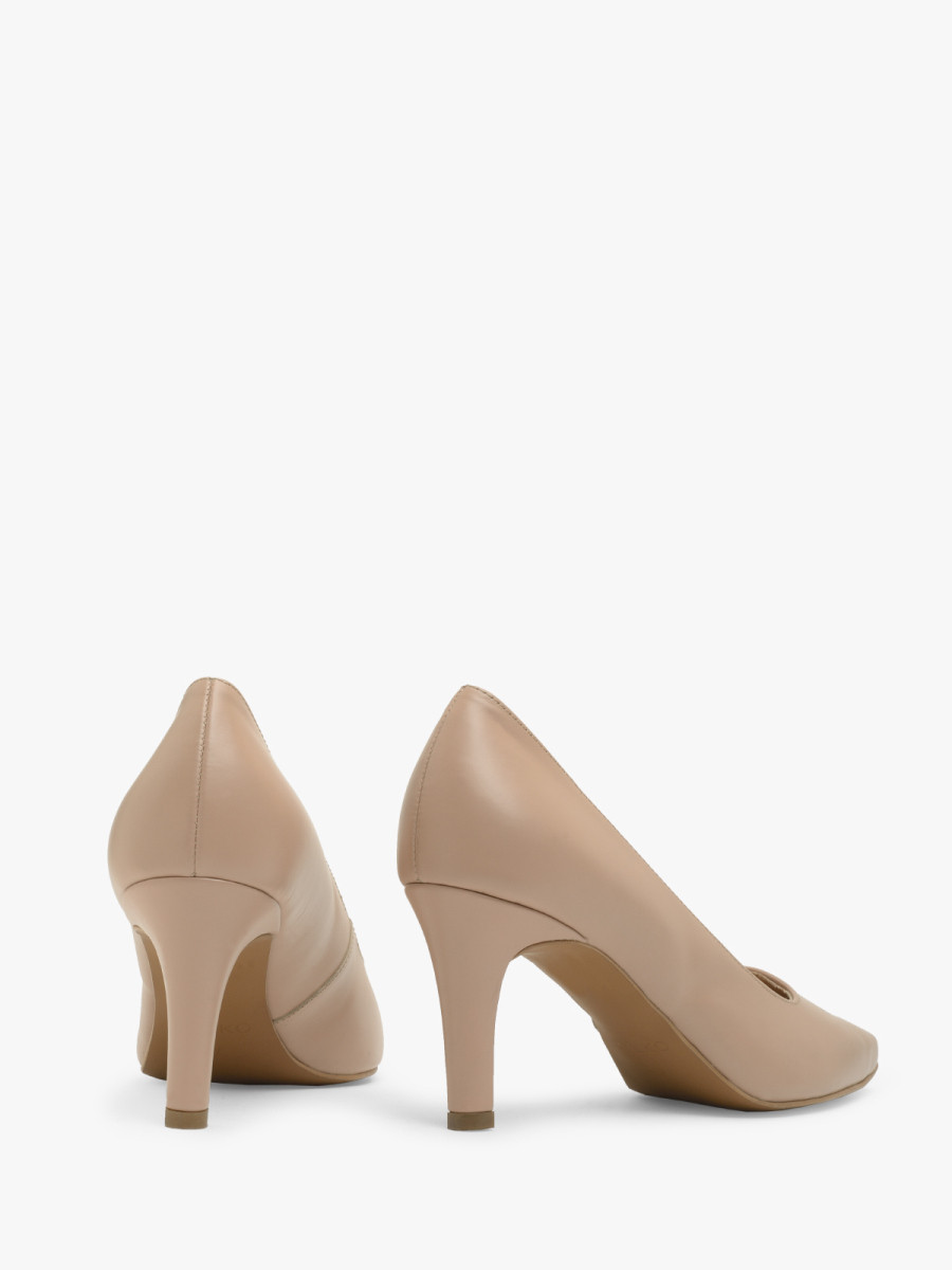 Beowe czóenka na szpilce