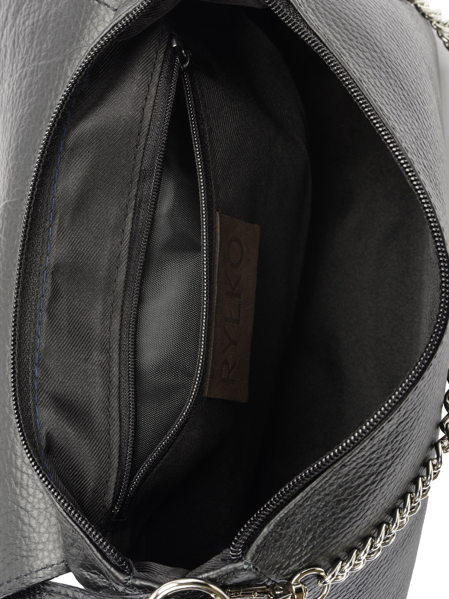 Maa czarna torebka z ańcuszkiem