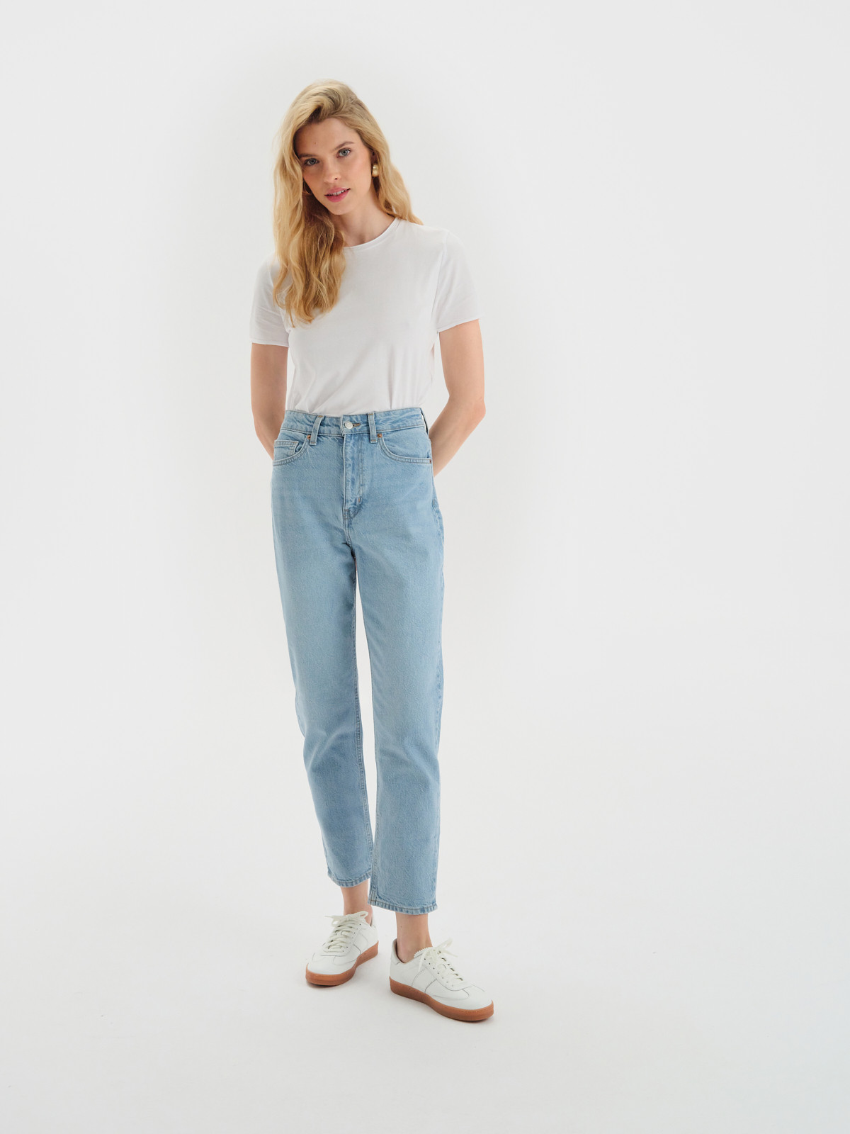 Biae póbuty sportowe w na beowym spodzie