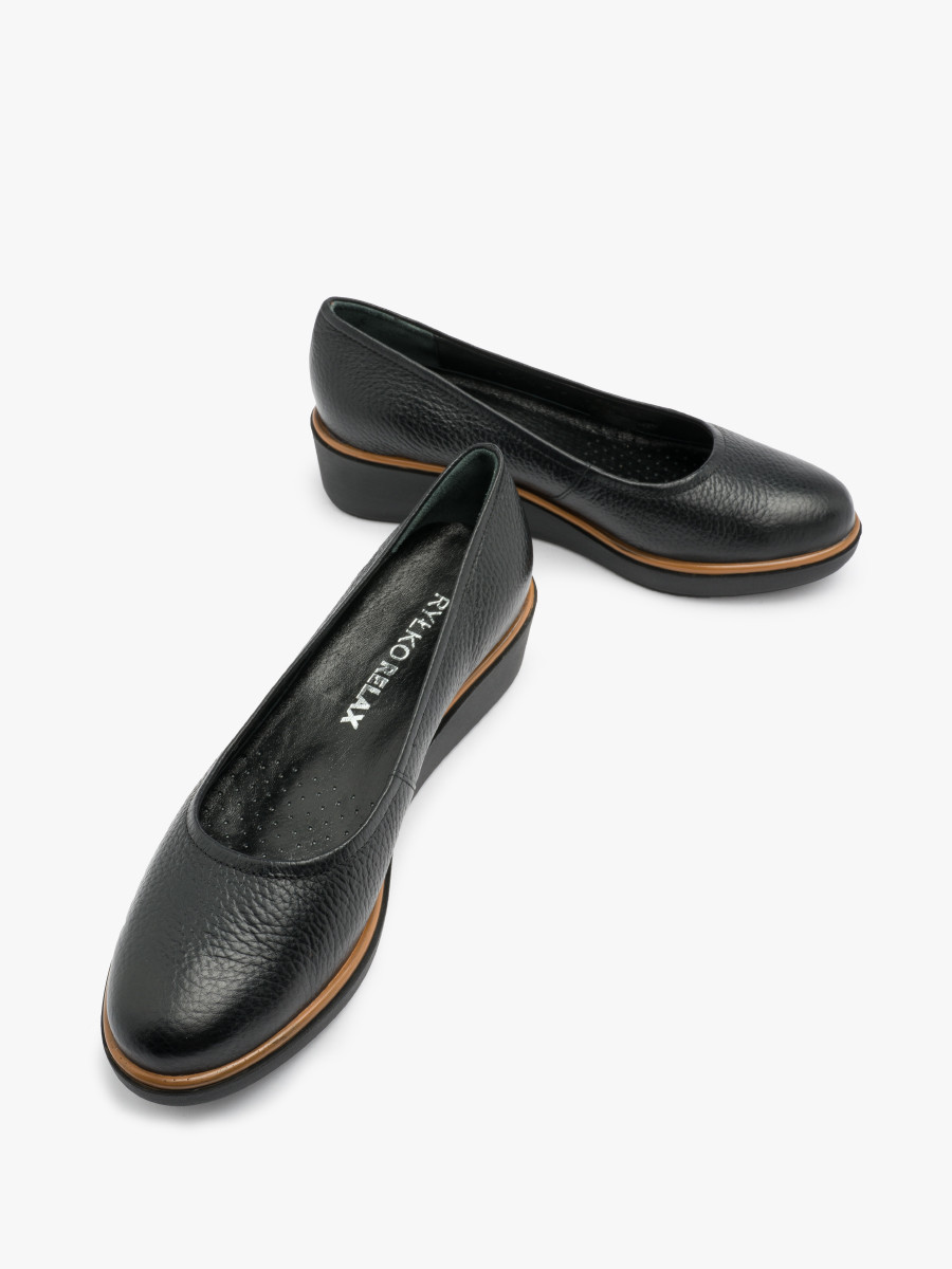 Czarne czóenka na platformie