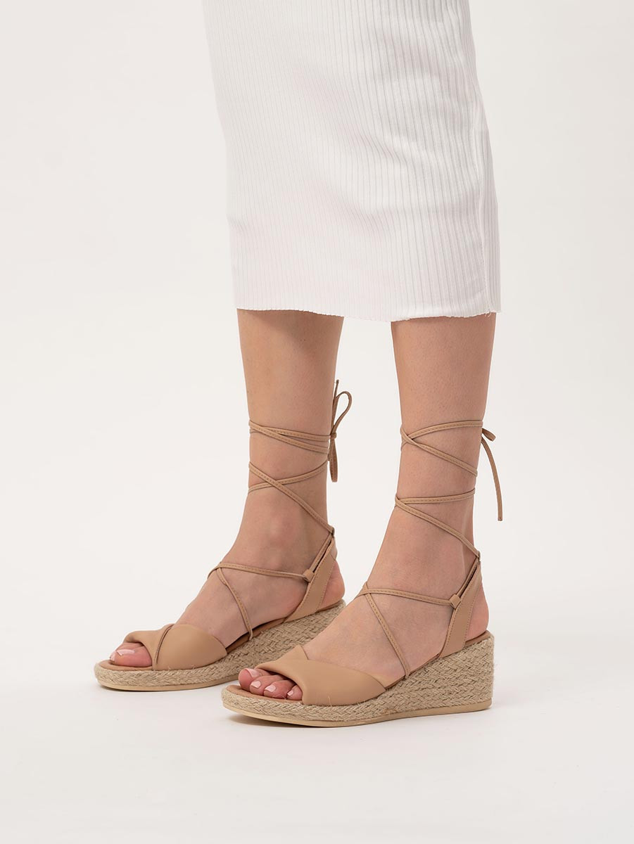 Beowe sanday na koturnie