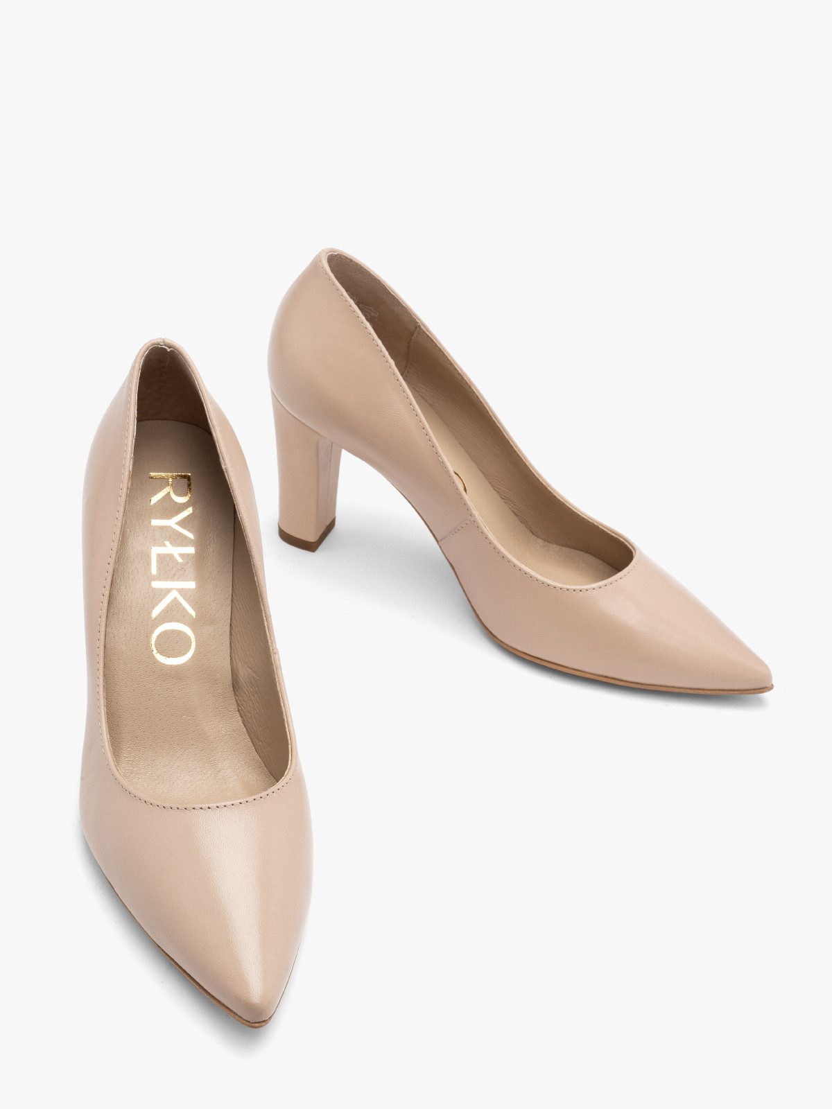 Beowe czóenka na grubej szpilce