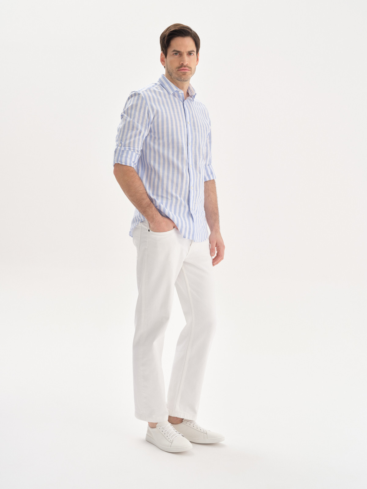 Biay póbut mski w sportowym  stylu