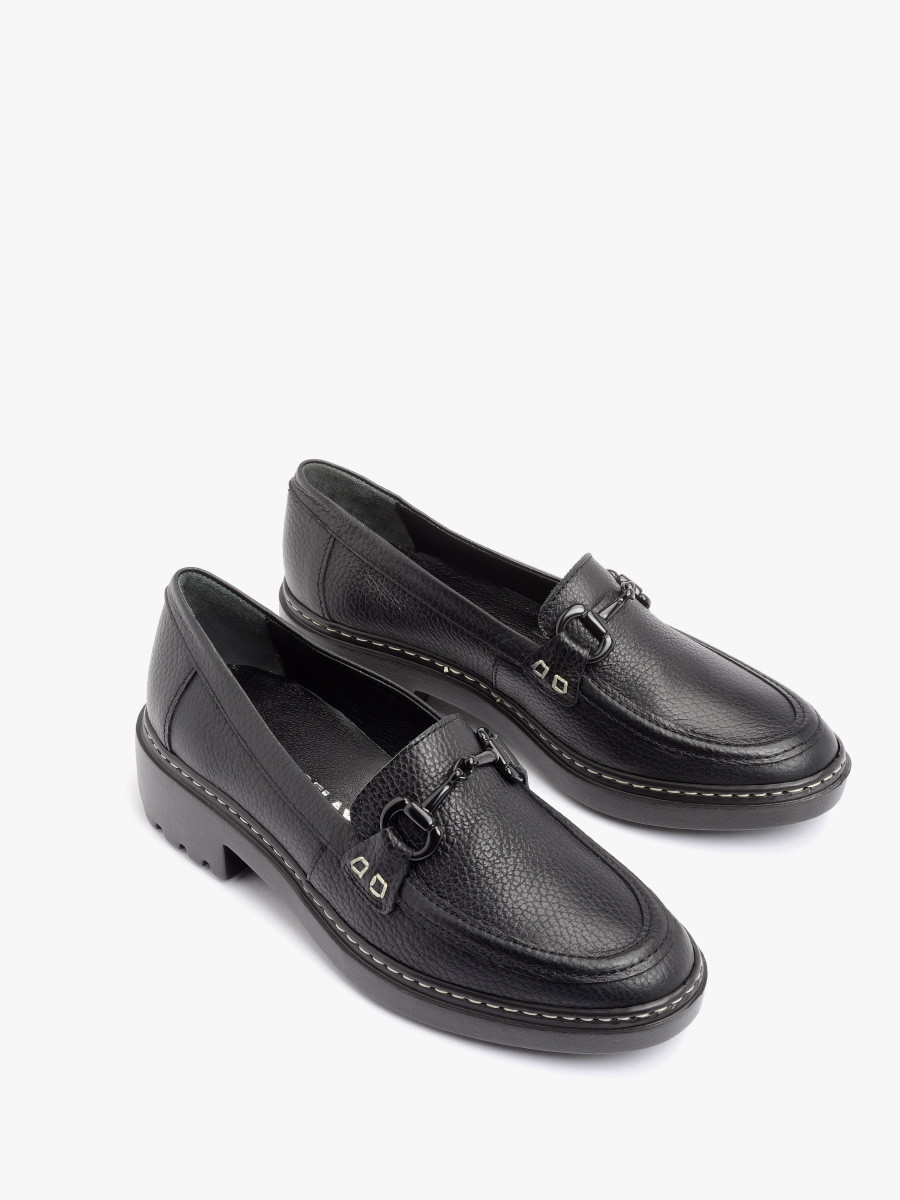 Czarne mokasyny na lekkiej podeszwie