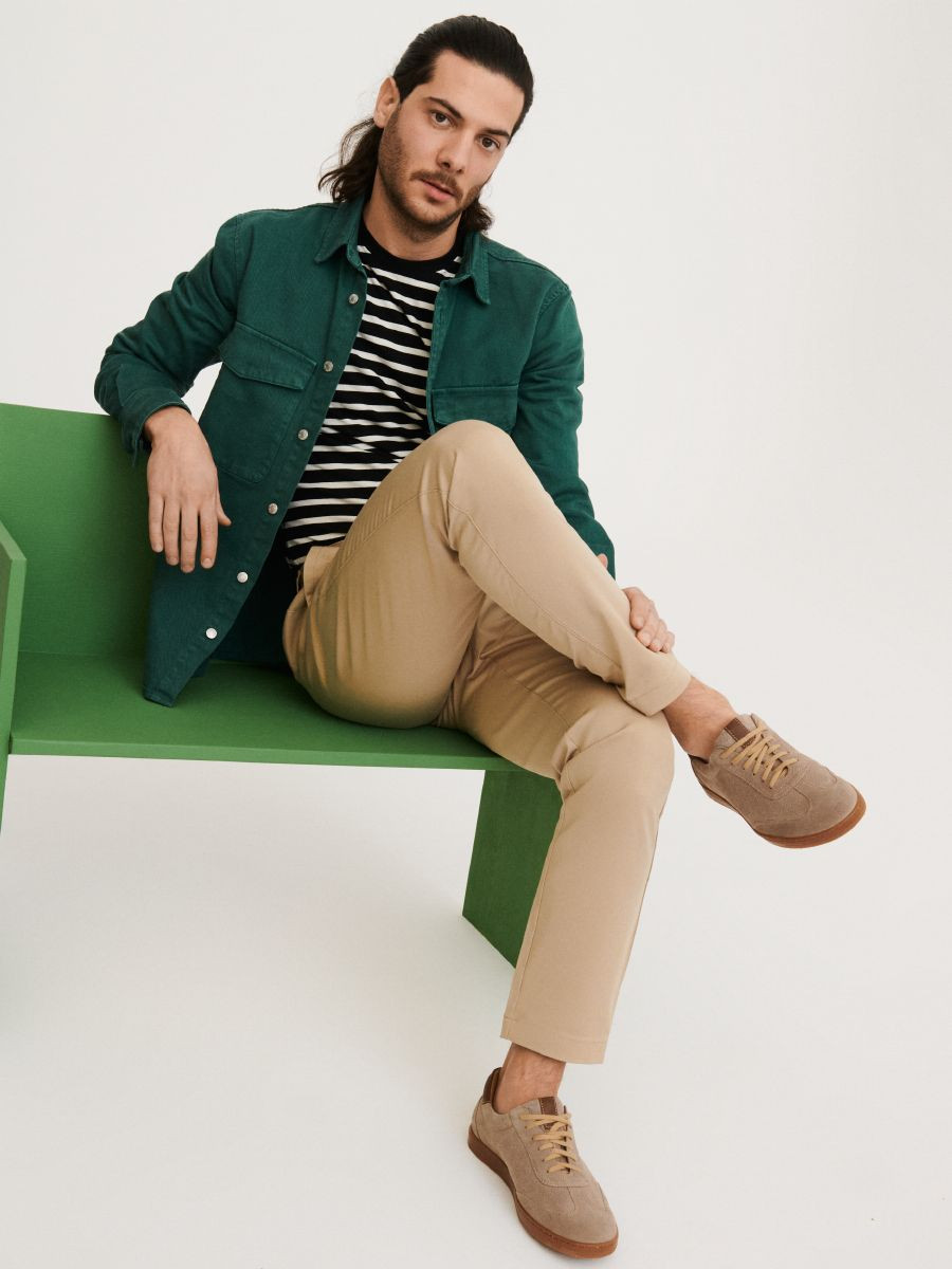 Brzowe póbuty mskie z ozdobn wstawk