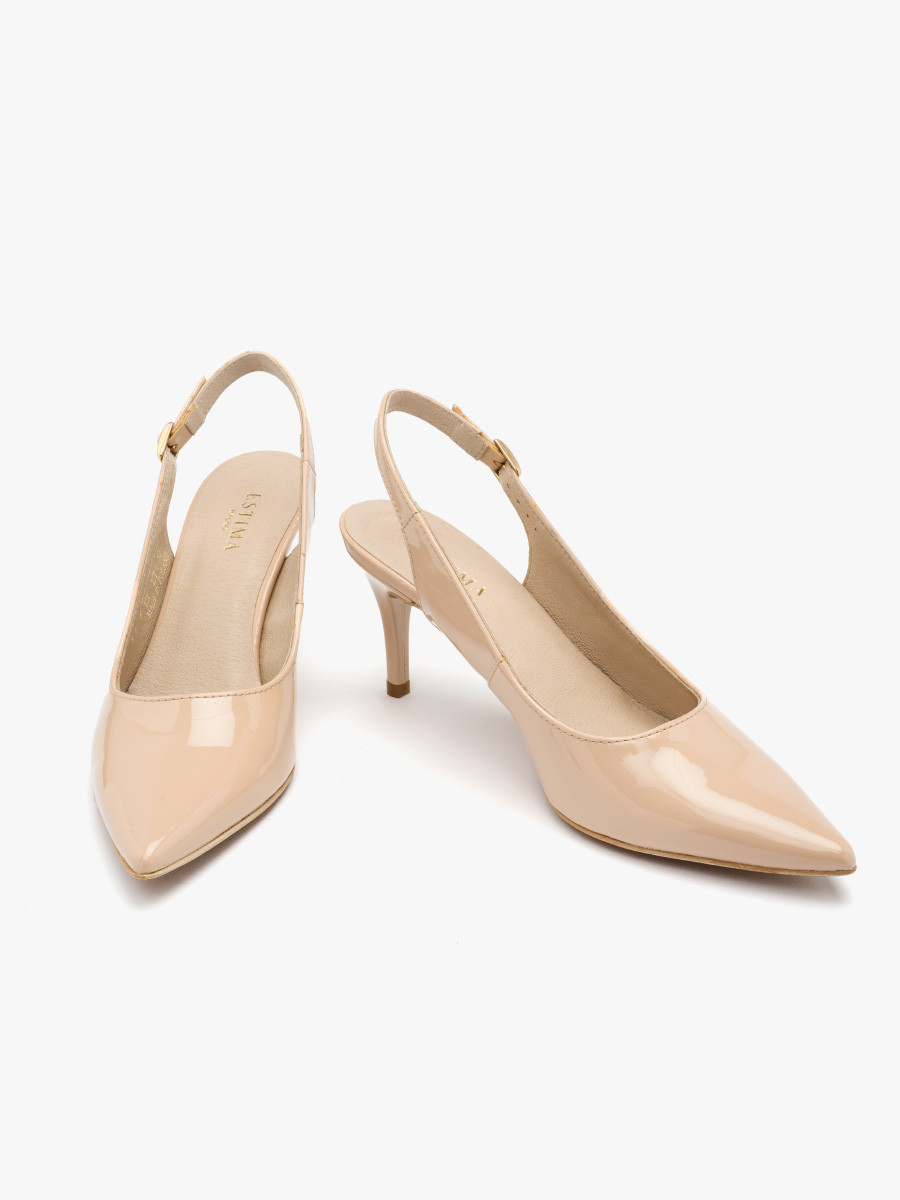 Beowe czóenka z odkryt pit