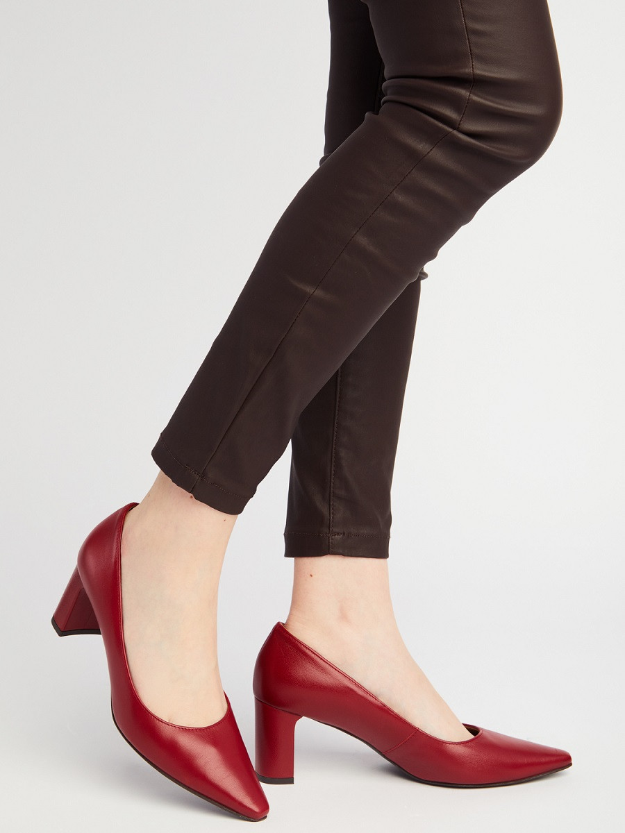 Bordowe czóenka na supku