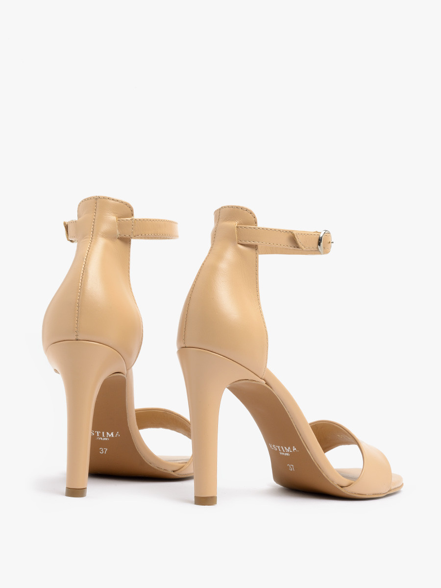 Beowe sanday na szpilce