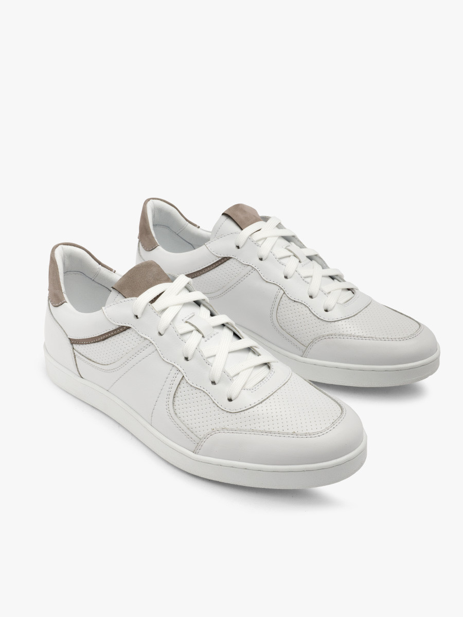 Biae póbuty z ozdobn perforacj