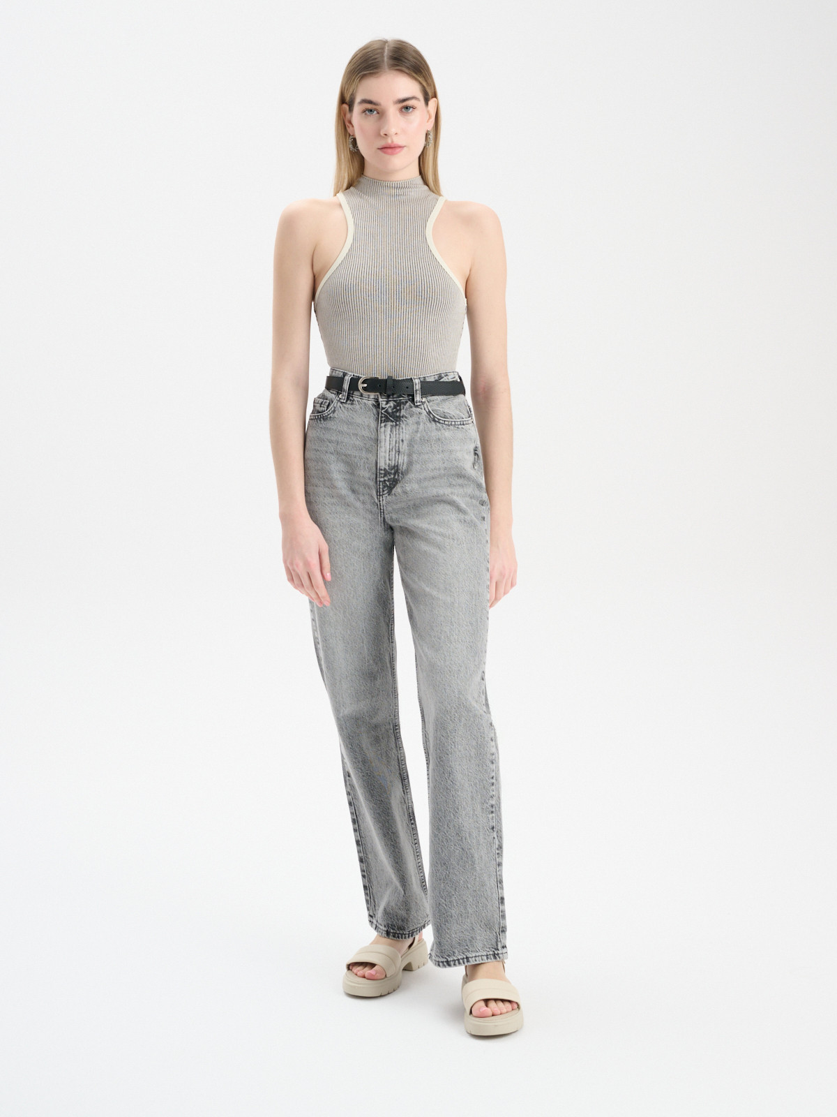 Kremowe sanday zapinane na rzepy