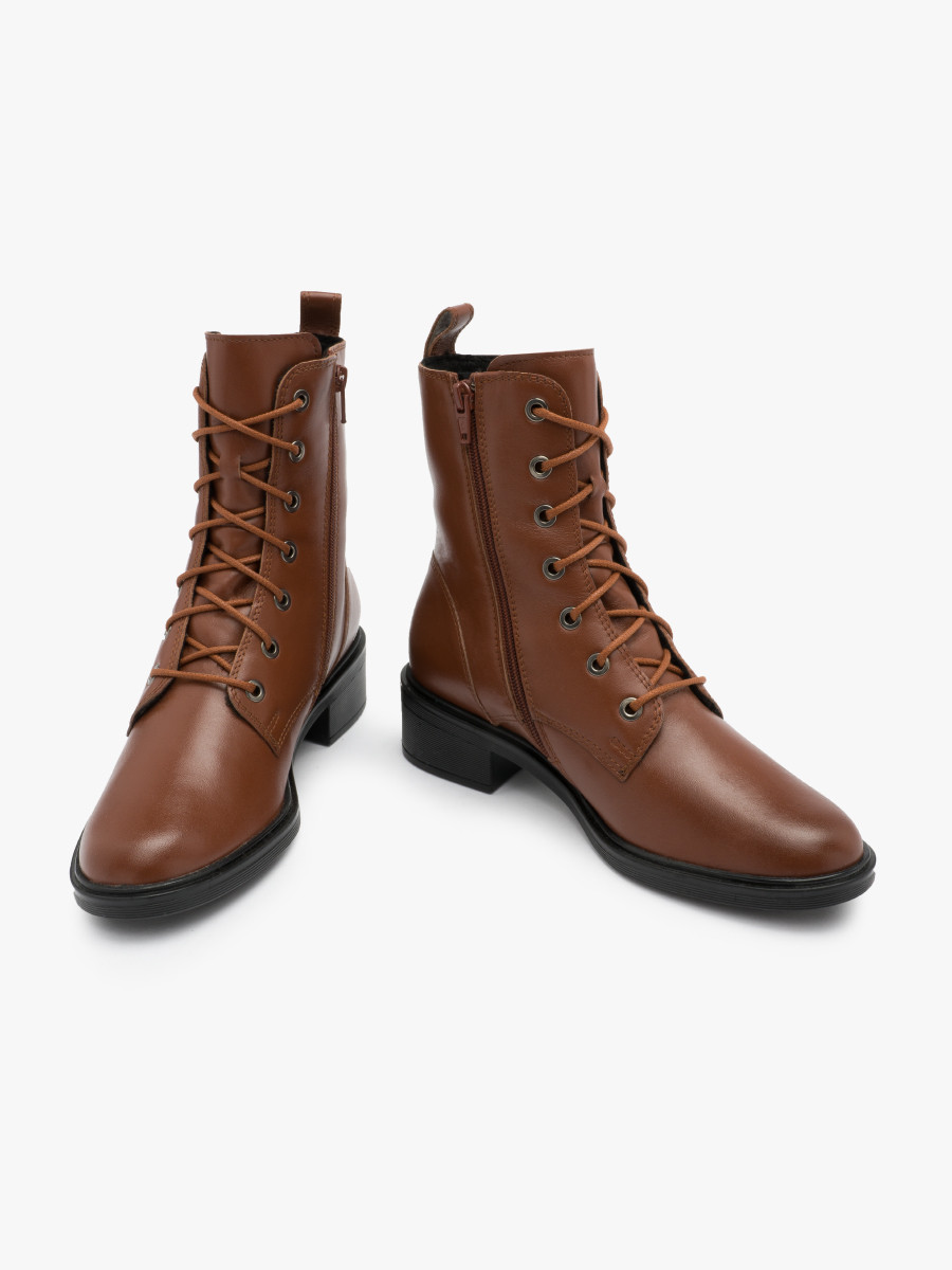 Brzowe sznurowane trzewiki