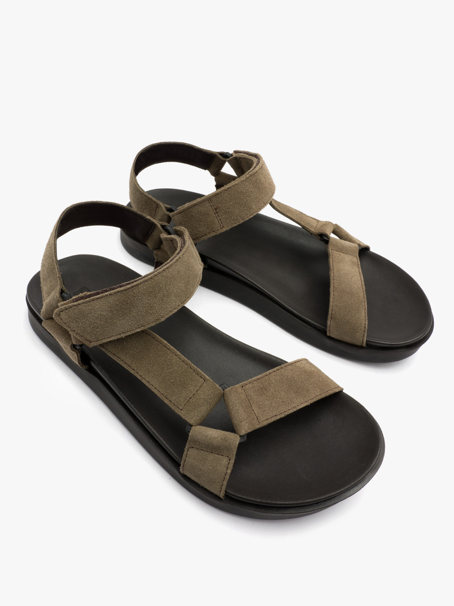 Oliwkowe sanday mskie z rzepami