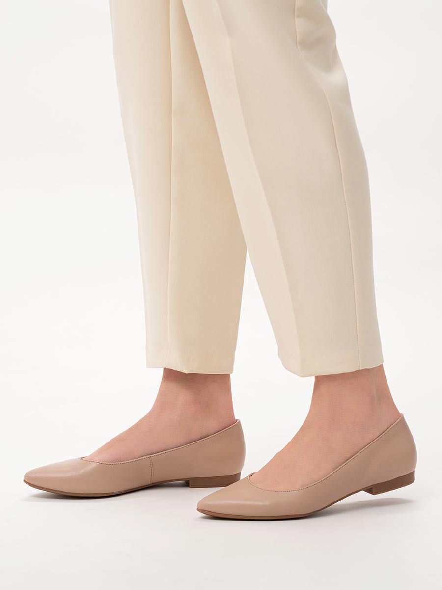 Beowe baleriny z noskiem w szpic