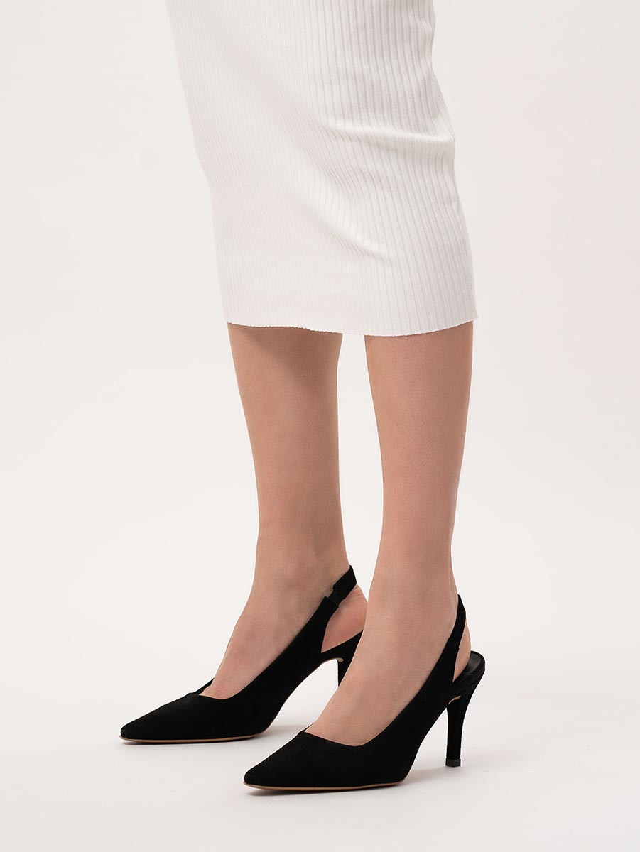 Czarne welurowe czóenka z odkryt pit