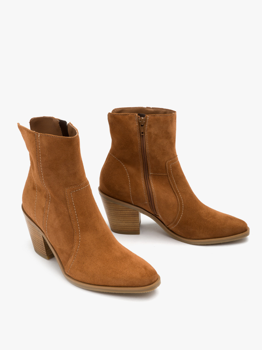 Brzowe botki na masywnym obcasie