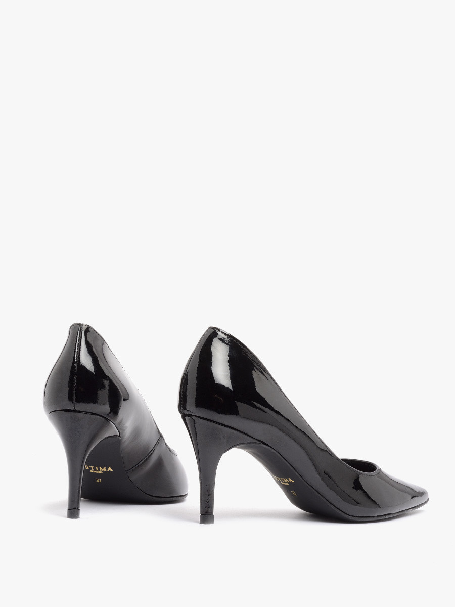 Wysokie czóenko lakierowane