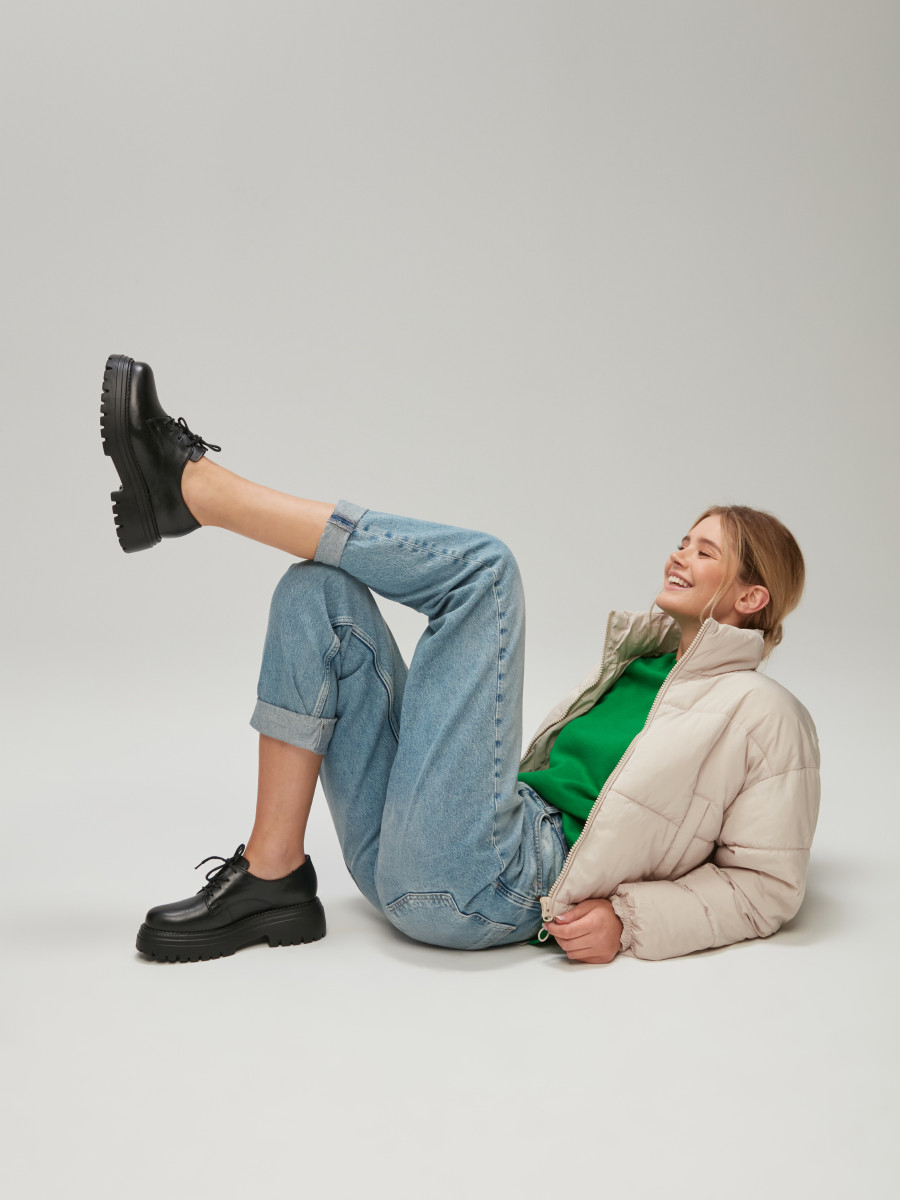 Czarne póbuty na lekkiej podeszwie