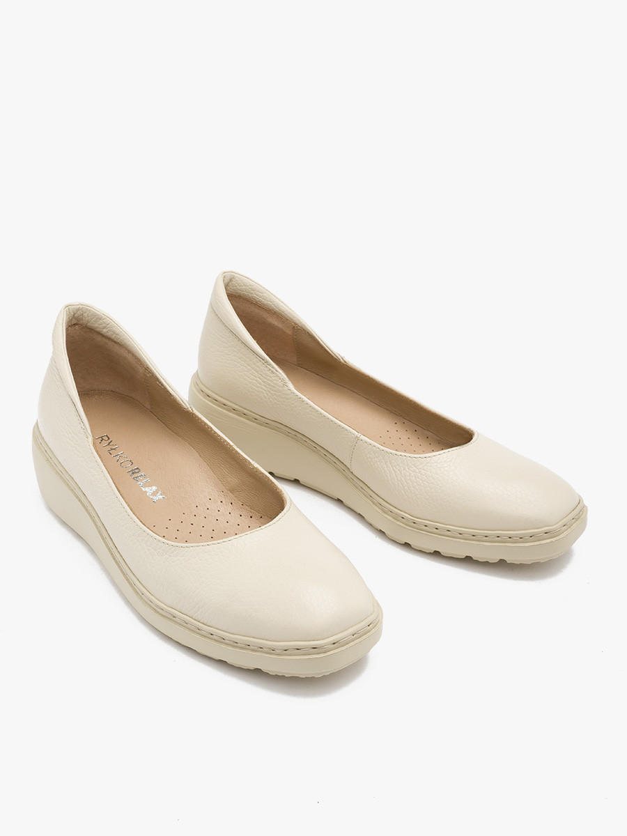 Kremowe czóenka na platformie