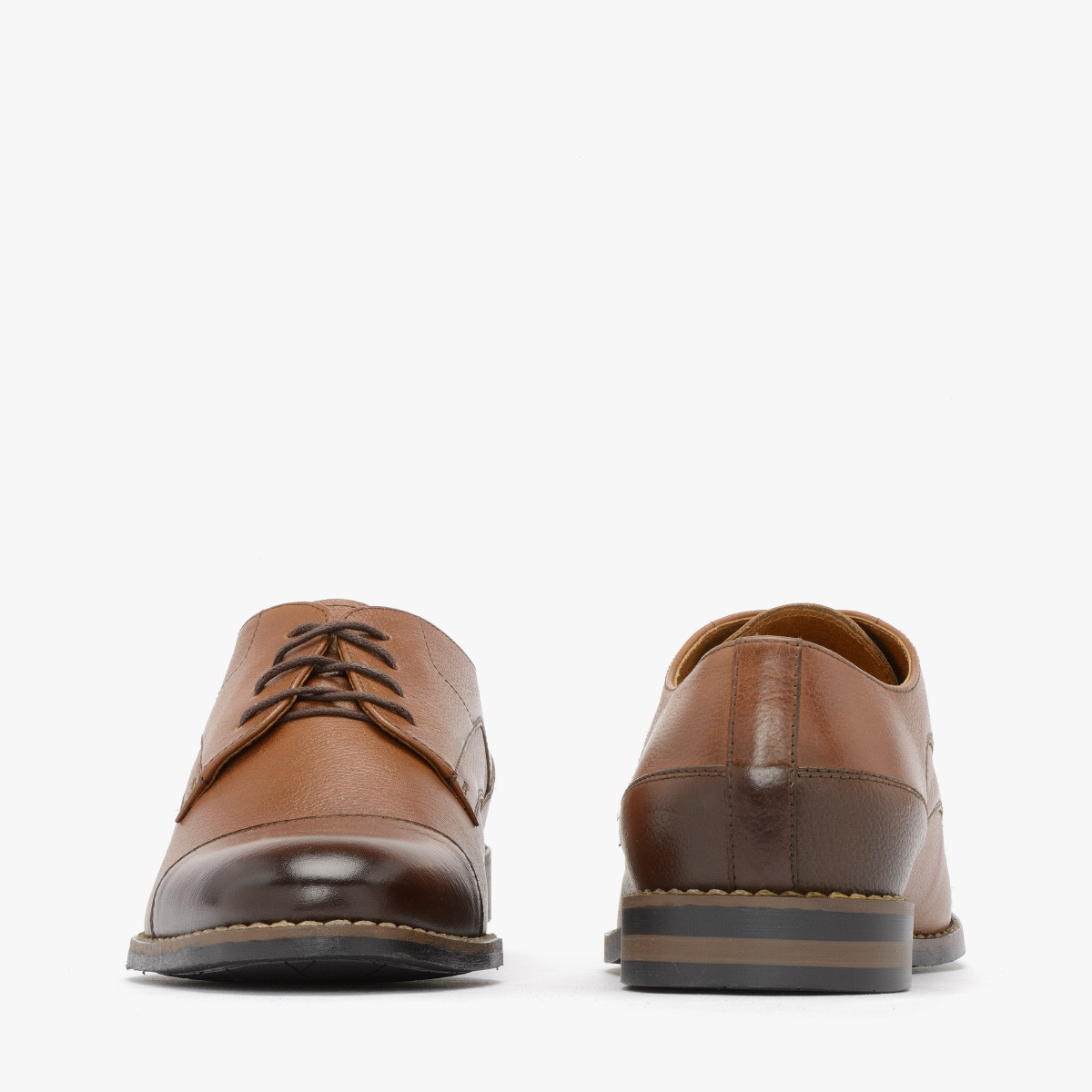 Brzowe póbuty z ozdobnymi przeszyciami