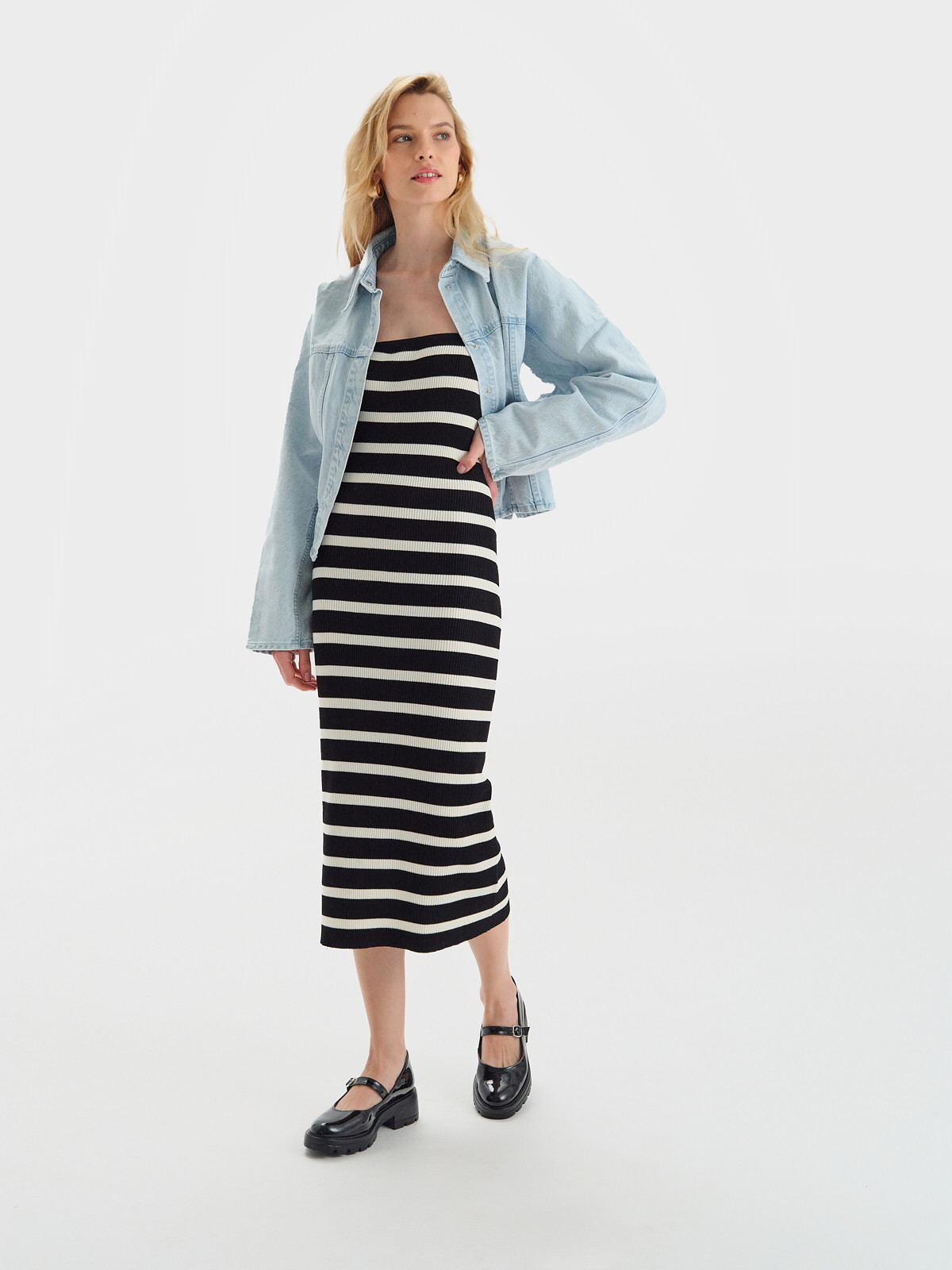 Czarne czóenka na lekkim spodzie