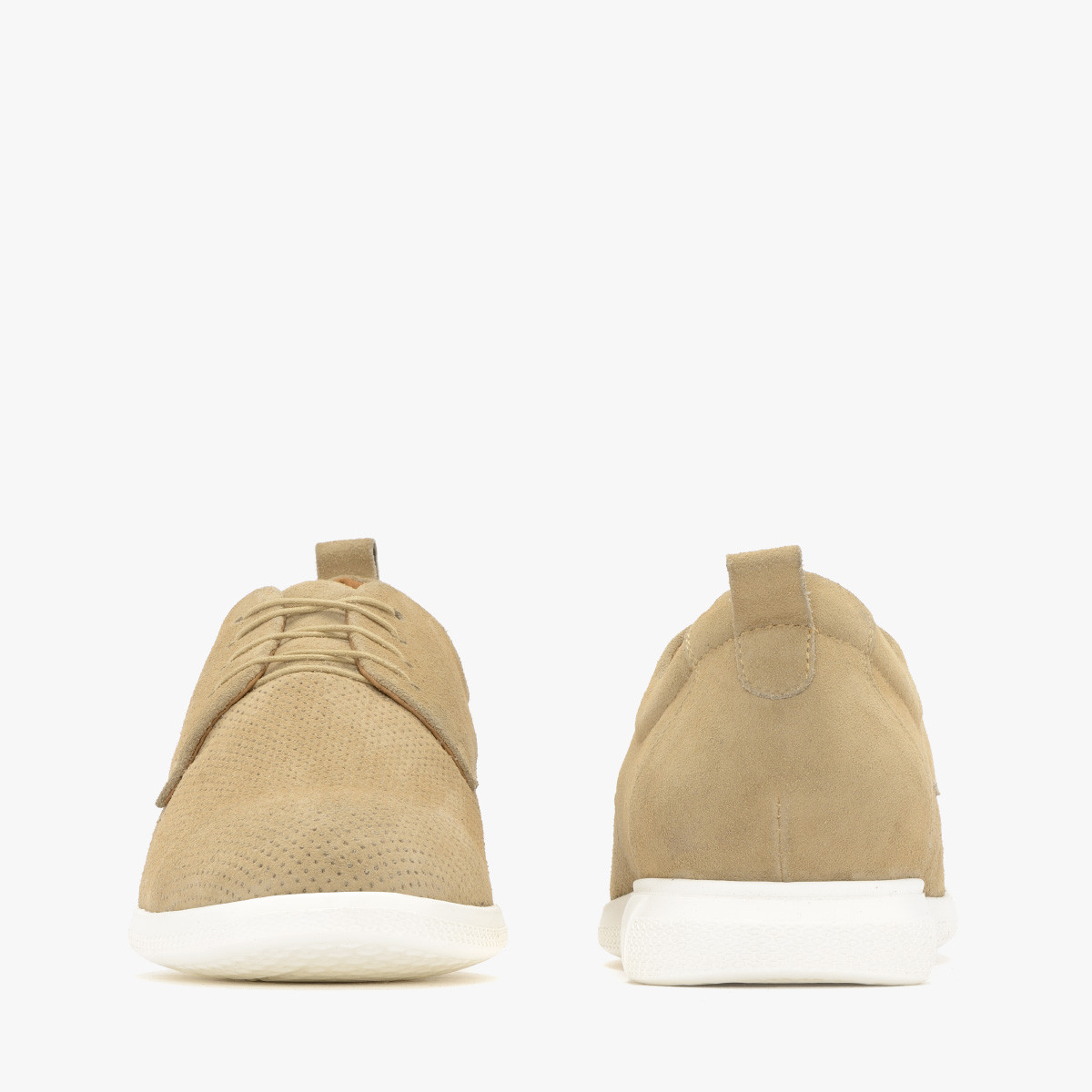 Beowe póbuty mskie z perforacj na cholewce