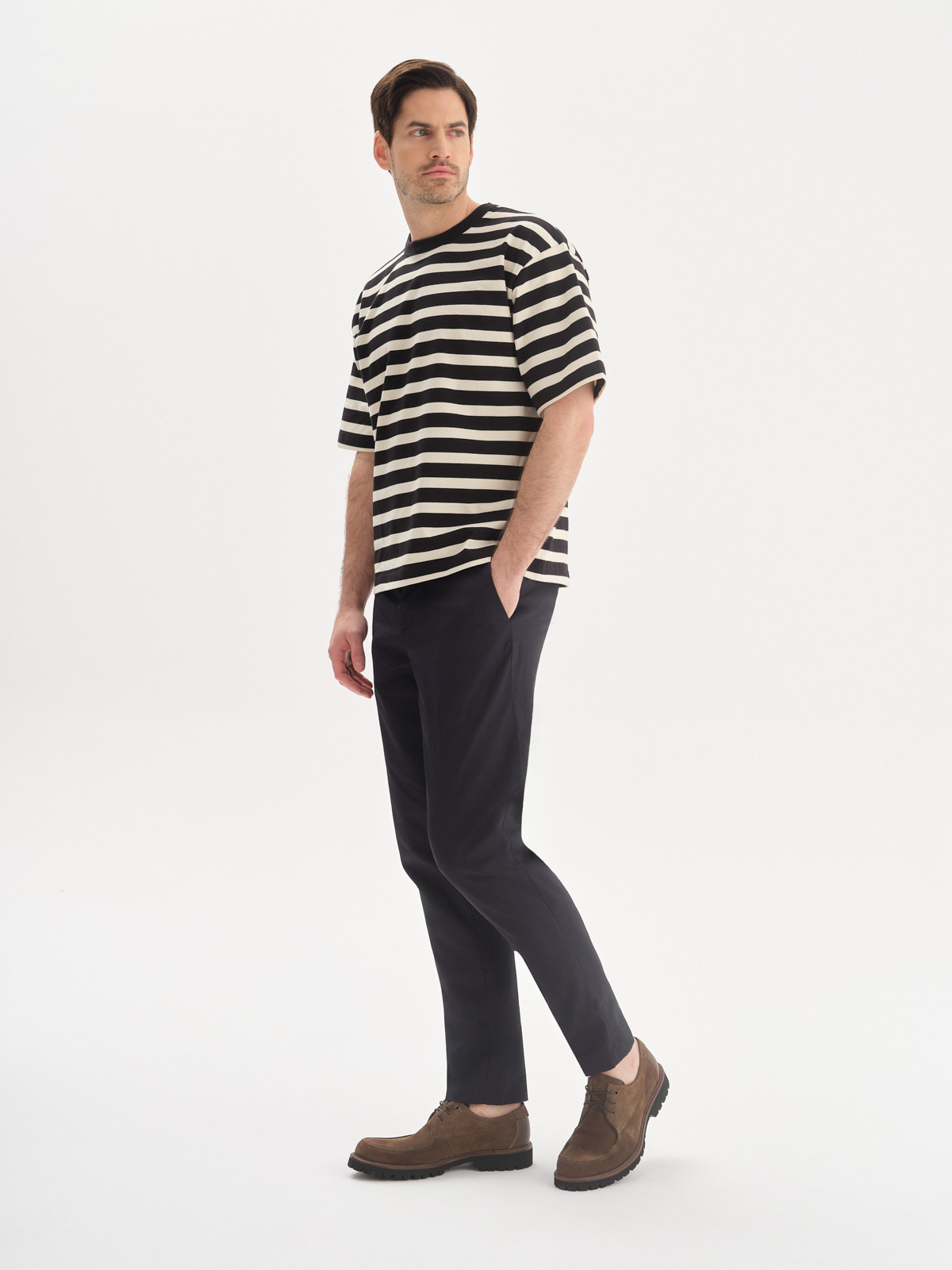 Oliwkowe póbuty mskie na traktorowym spodzie