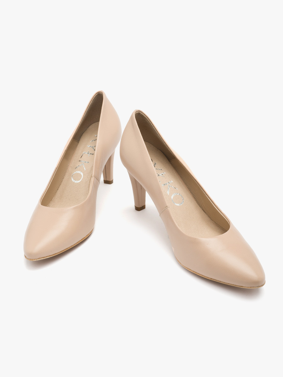 Beowe czóenka na szpilce