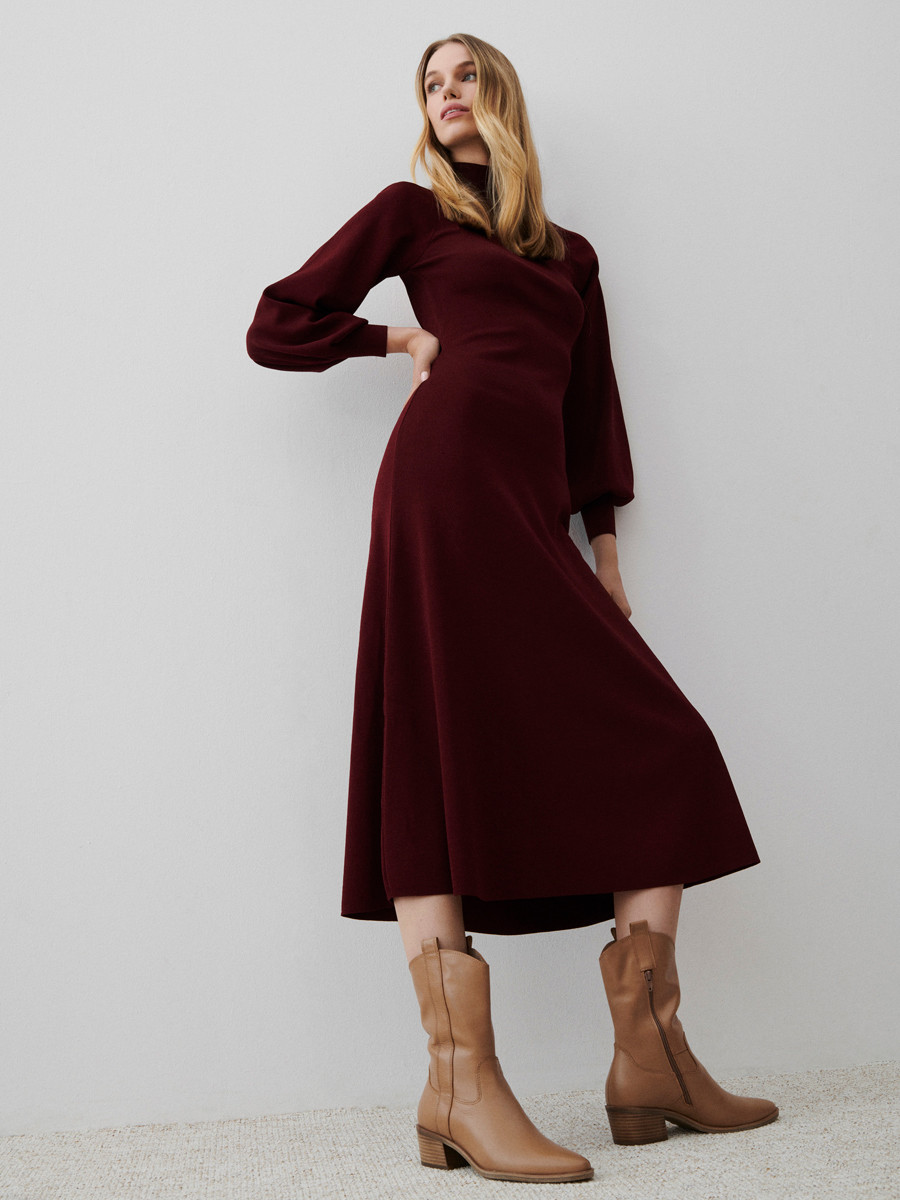 Beowe kozaki na niskim obcasie