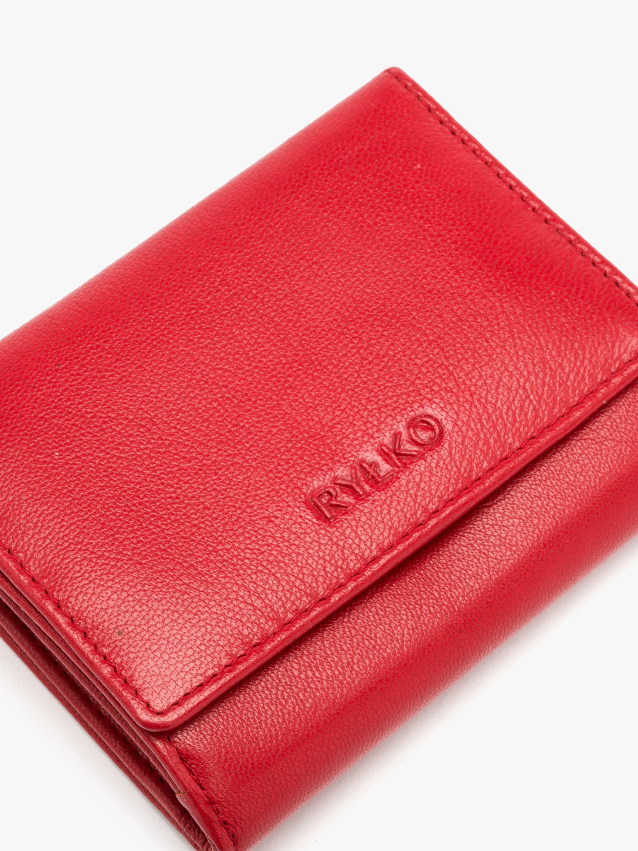 Czerwony portfel damski