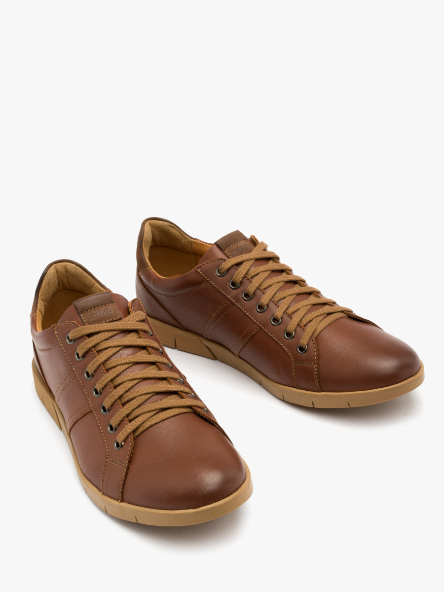 Brzowe póbuty sportowe