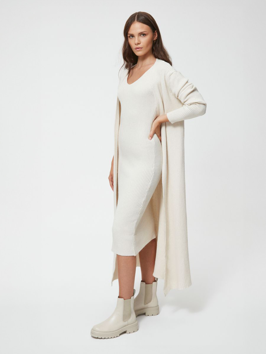 Kremowe sztyblety na lekkiej podeszwie