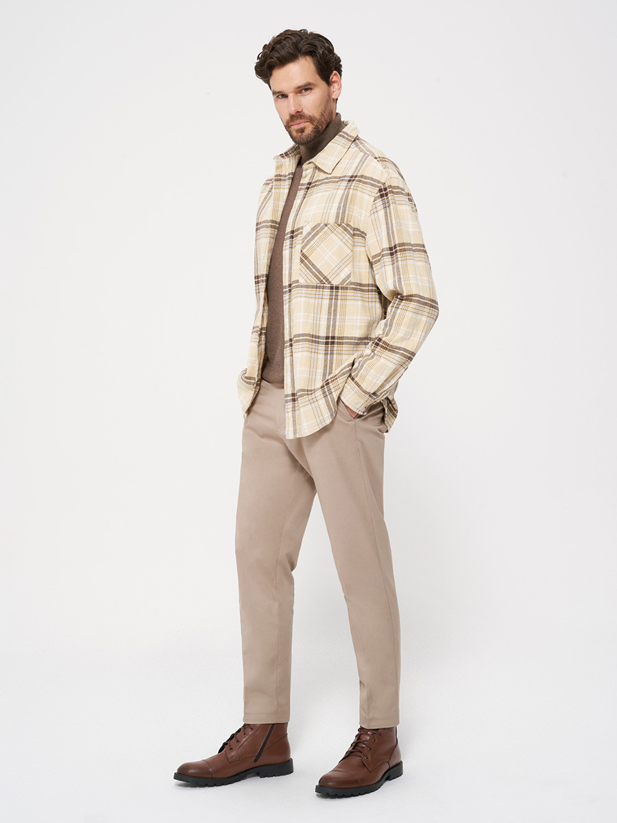 Brzowe trzewiki z ozdobnymi przeszyciami