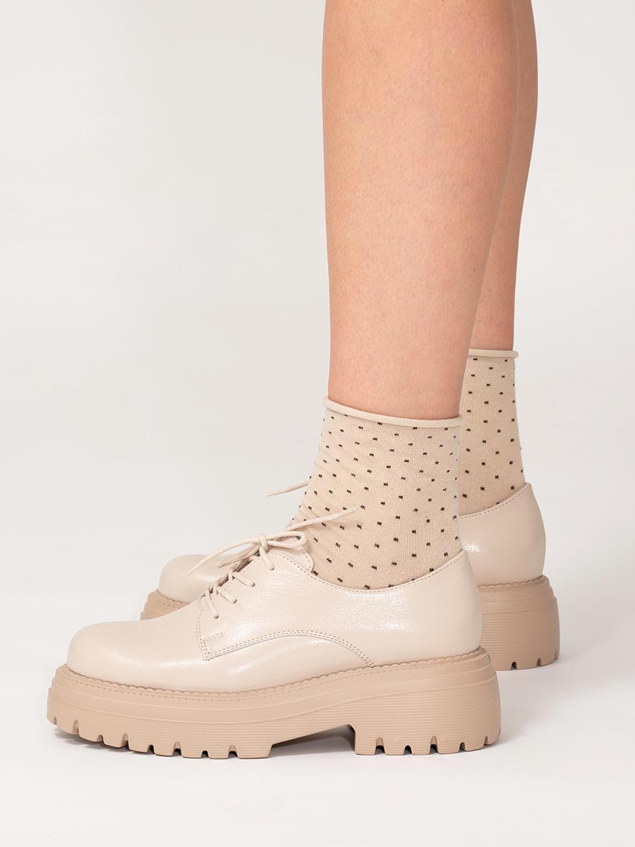 Kremowe póbuty na lekkiej podeszwie