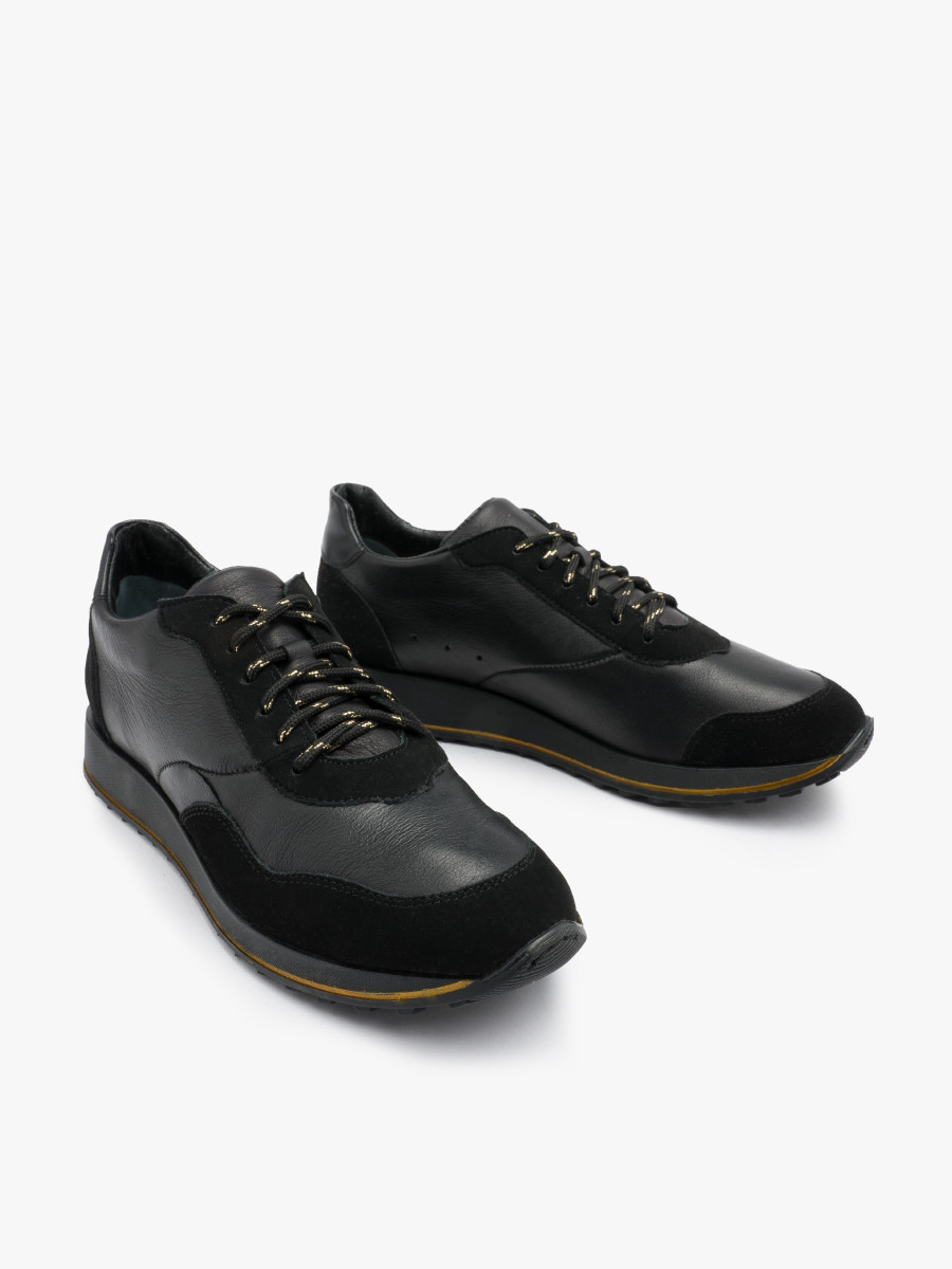 Czarne póbuty sportowe