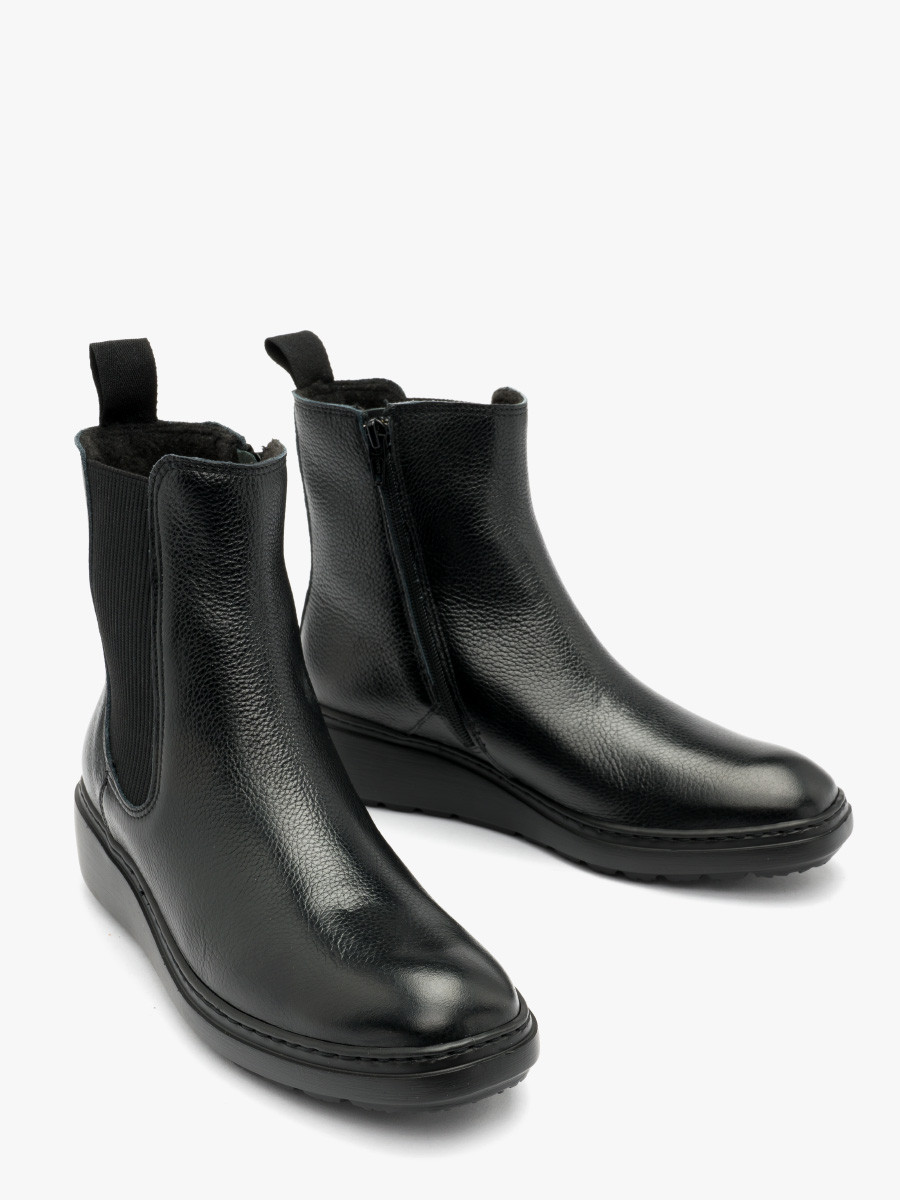 Czarne wsuwane sztyblety