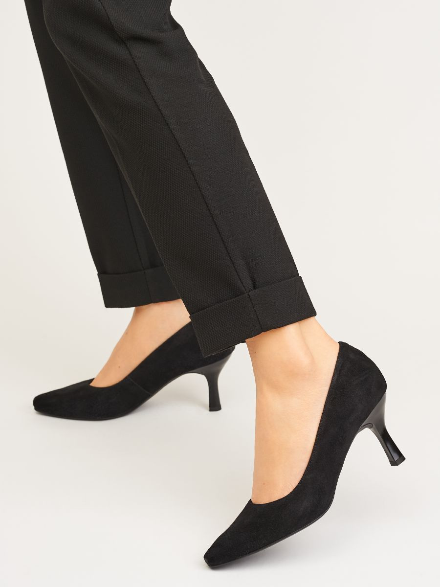 Czarne czóenka na lakierowanej szpilce