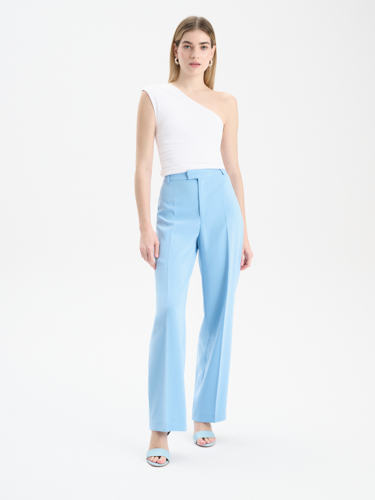 Niebieskie sanday na wysokiej szpilce