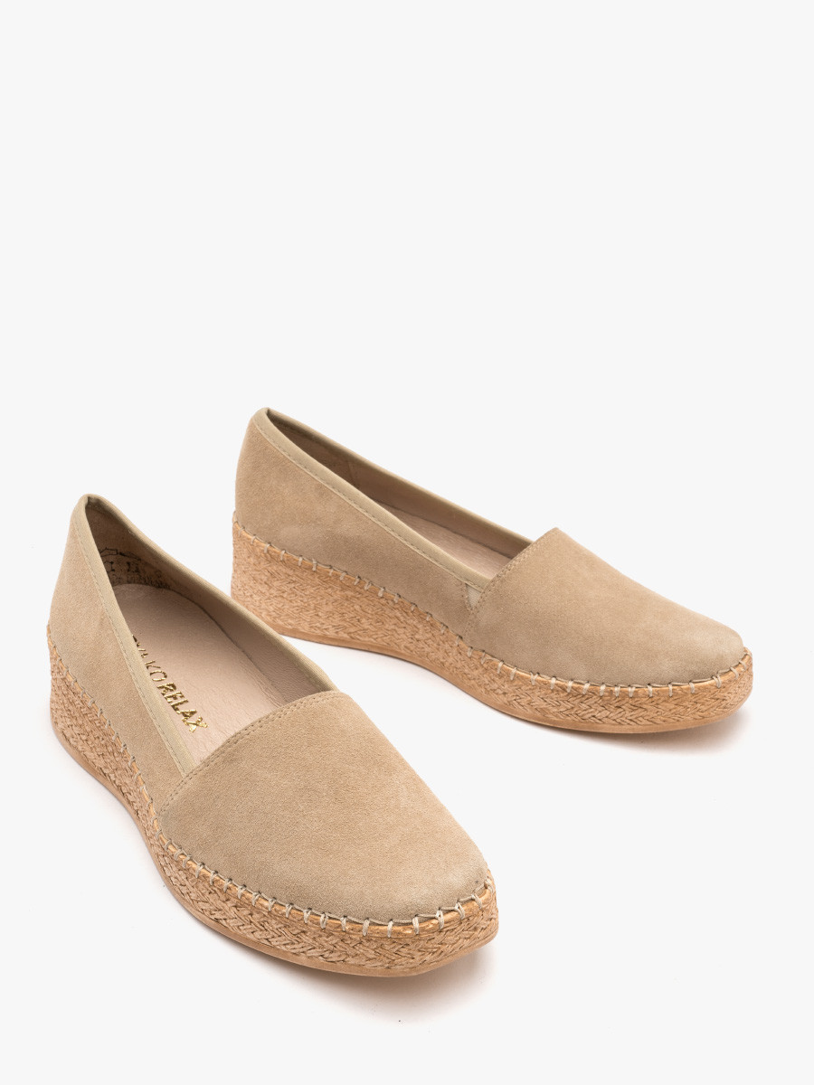 Piaskowe espadryle na platformie