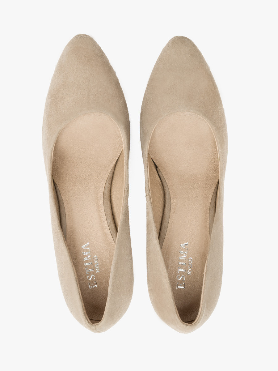 Beowe czóenko na szpilce