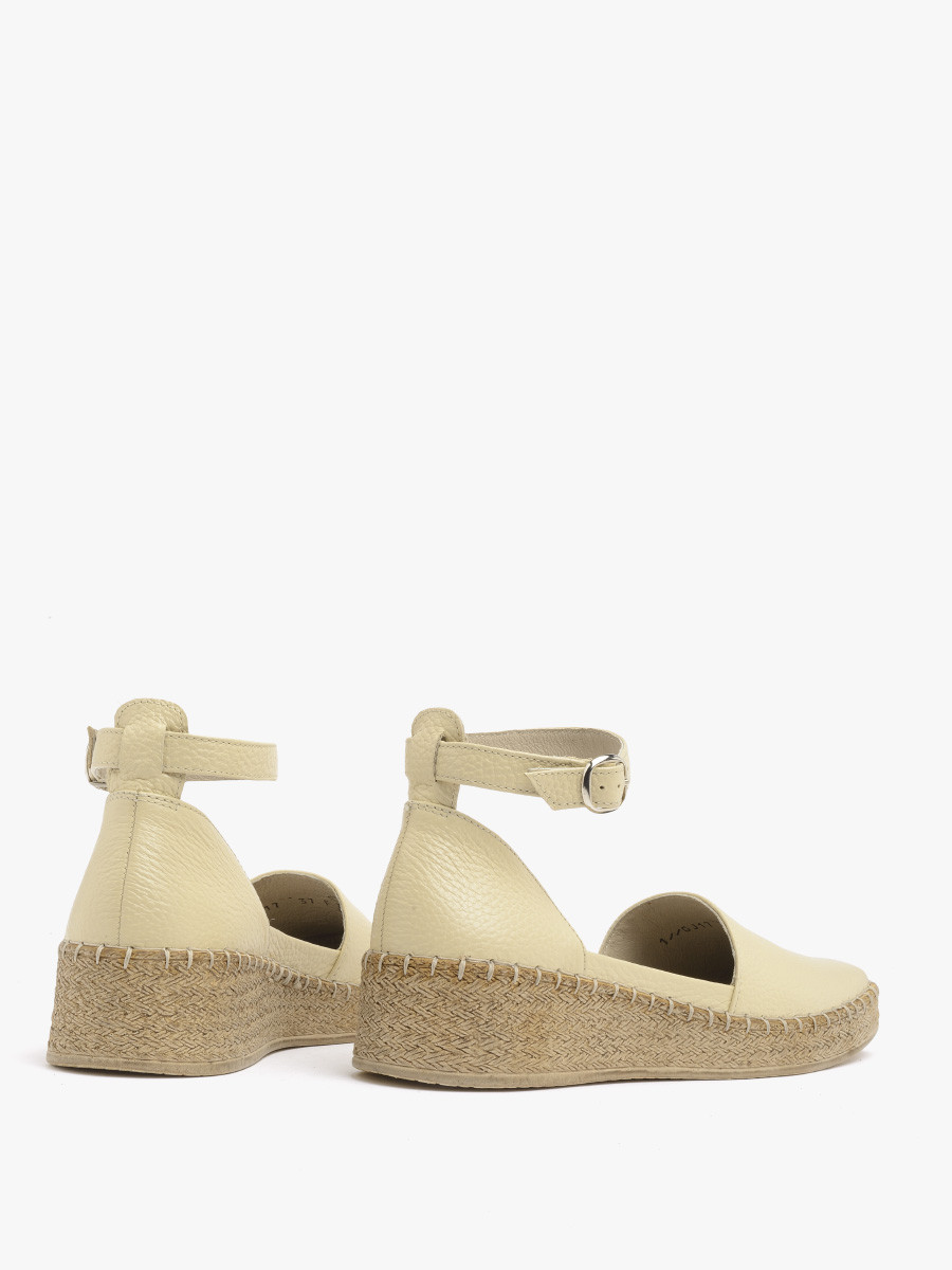 Waniliowe espadryle na platformie