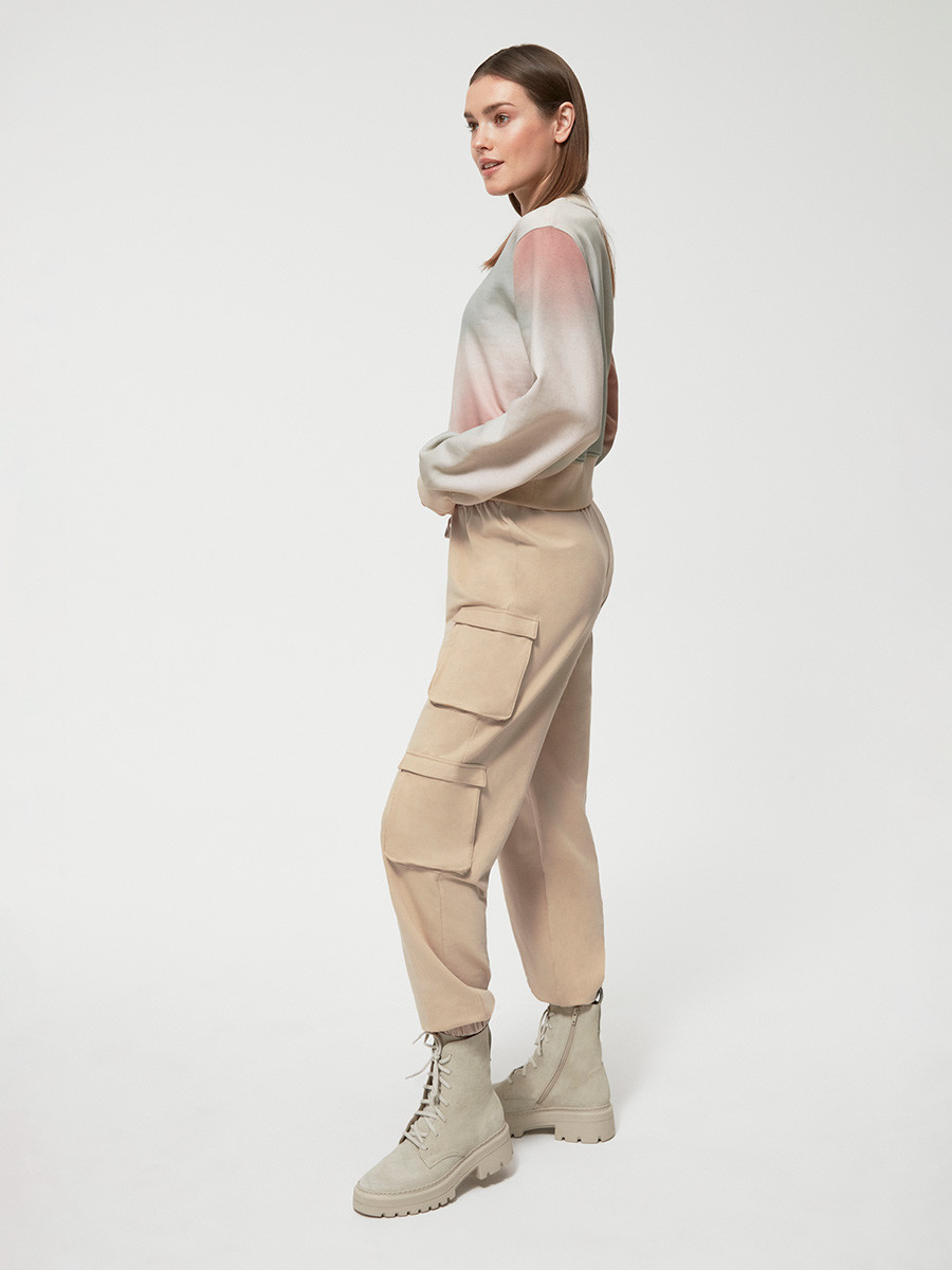 Welurowe trzewiki na lekkim spodzie